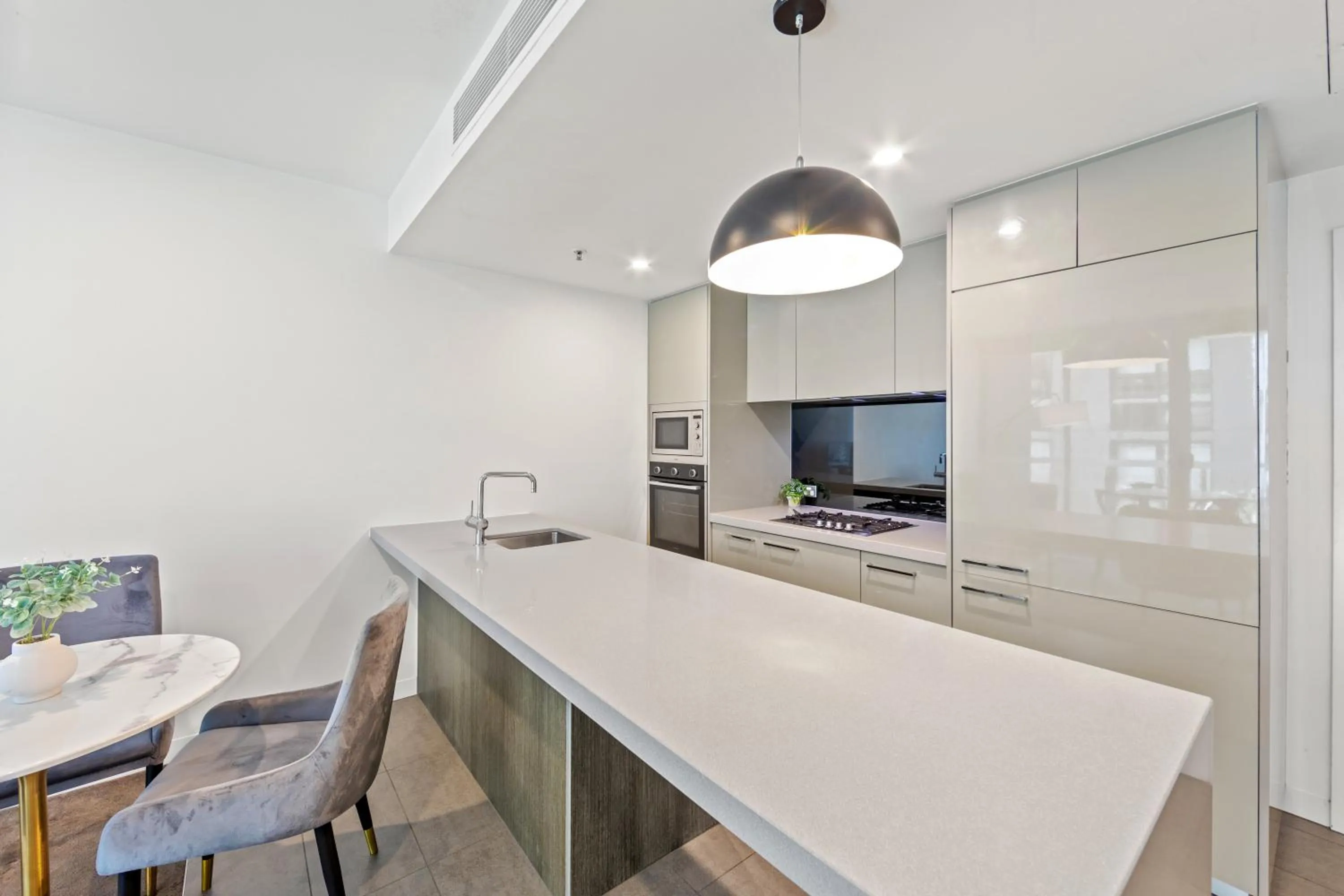 Kitchen or kitchenette in Trafalgar Lane Apartments by CLLIX