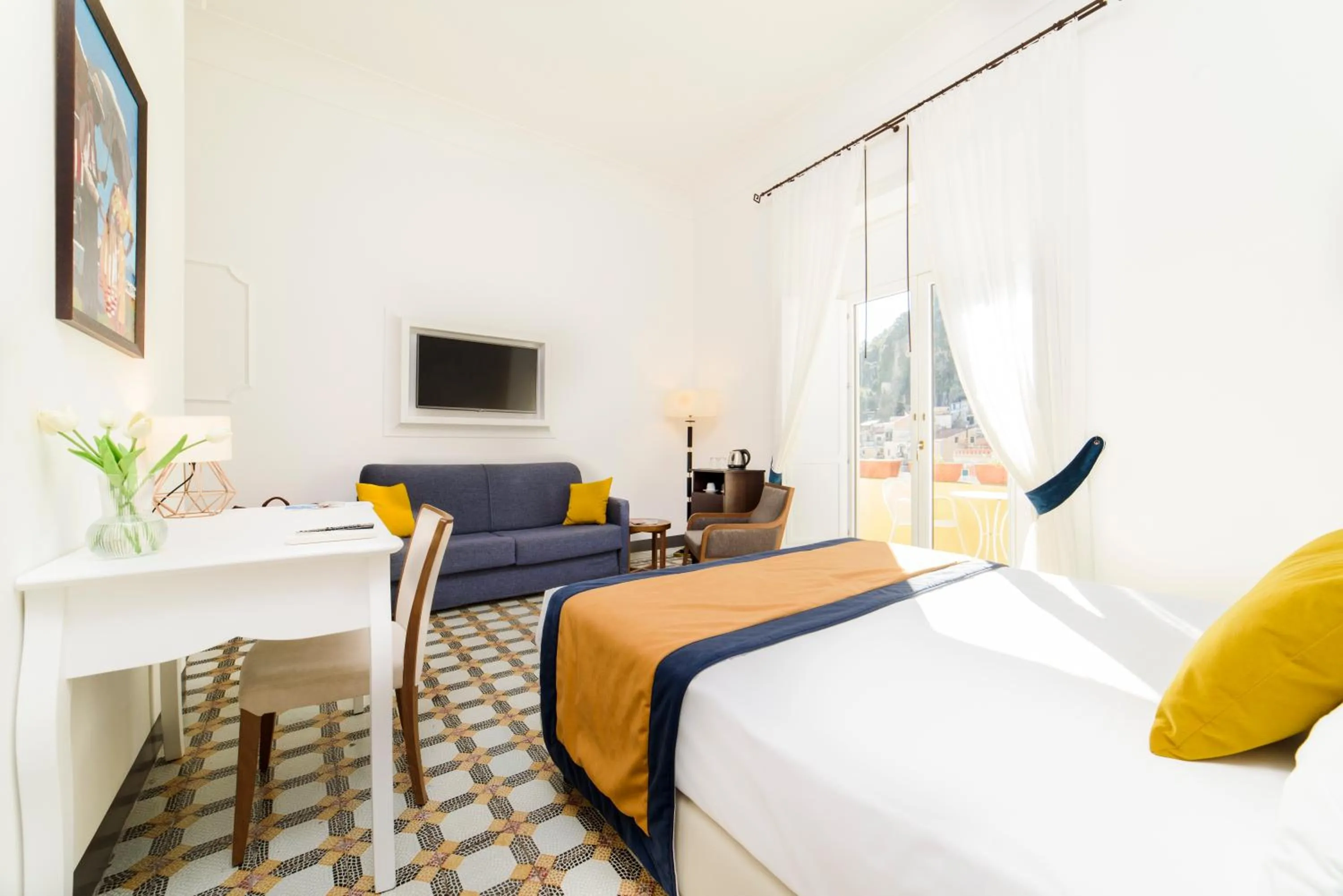 Bed in Amalfi Luxury House