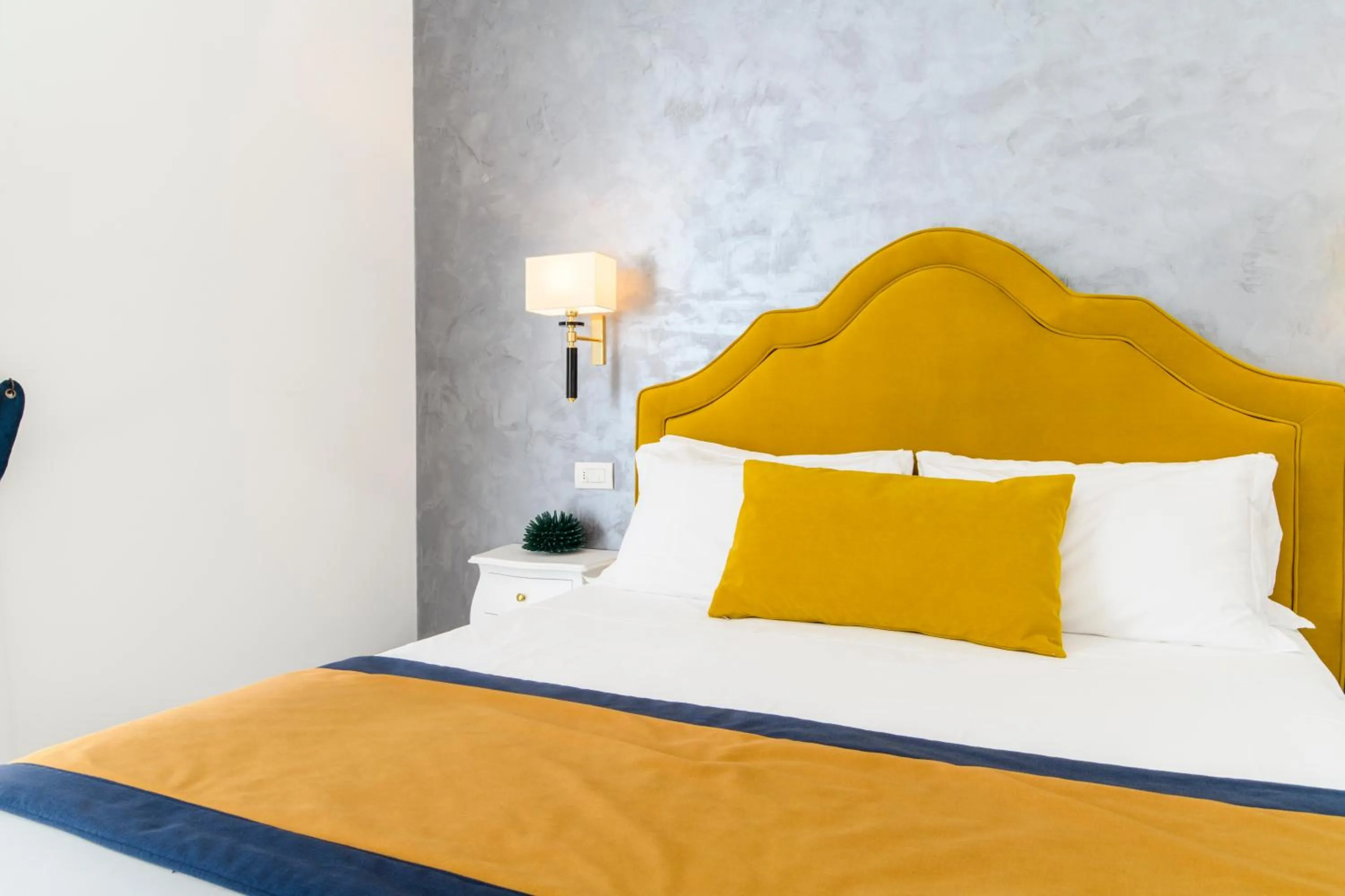 Bed in Amalfi Luxury House