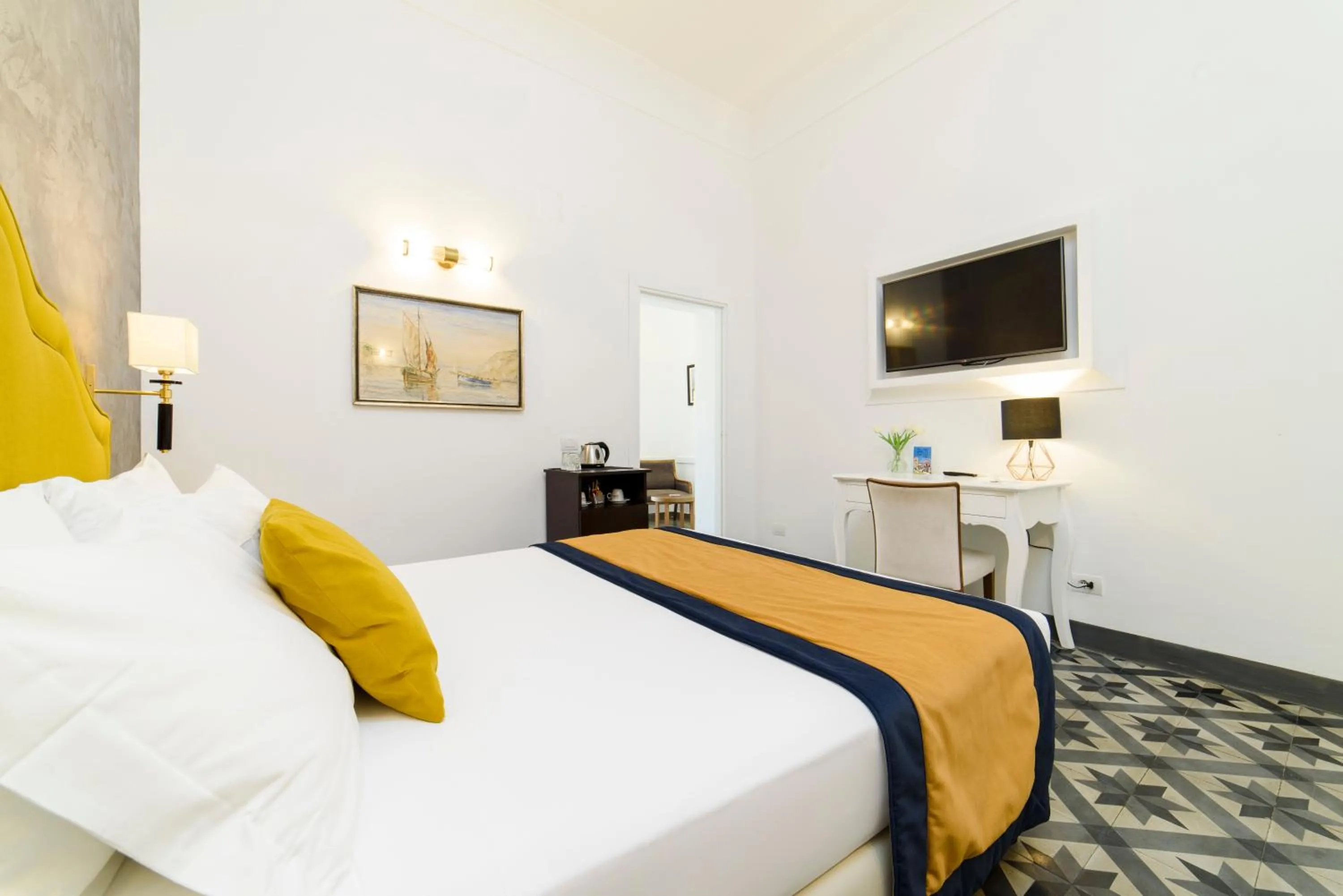 TV and multimedia, Bed in Amalfi Luxury House