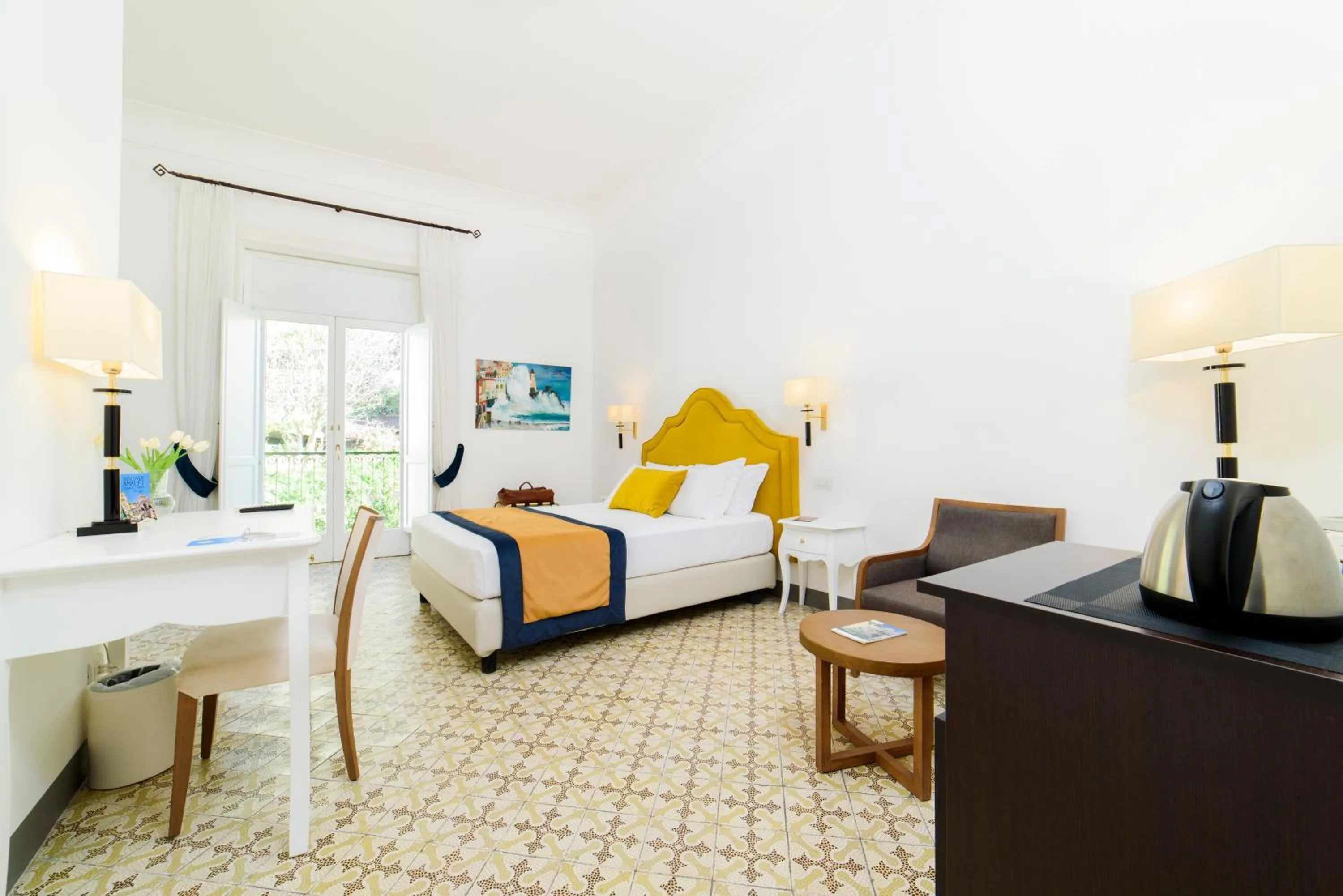 Bed in Amalfi Luxury House