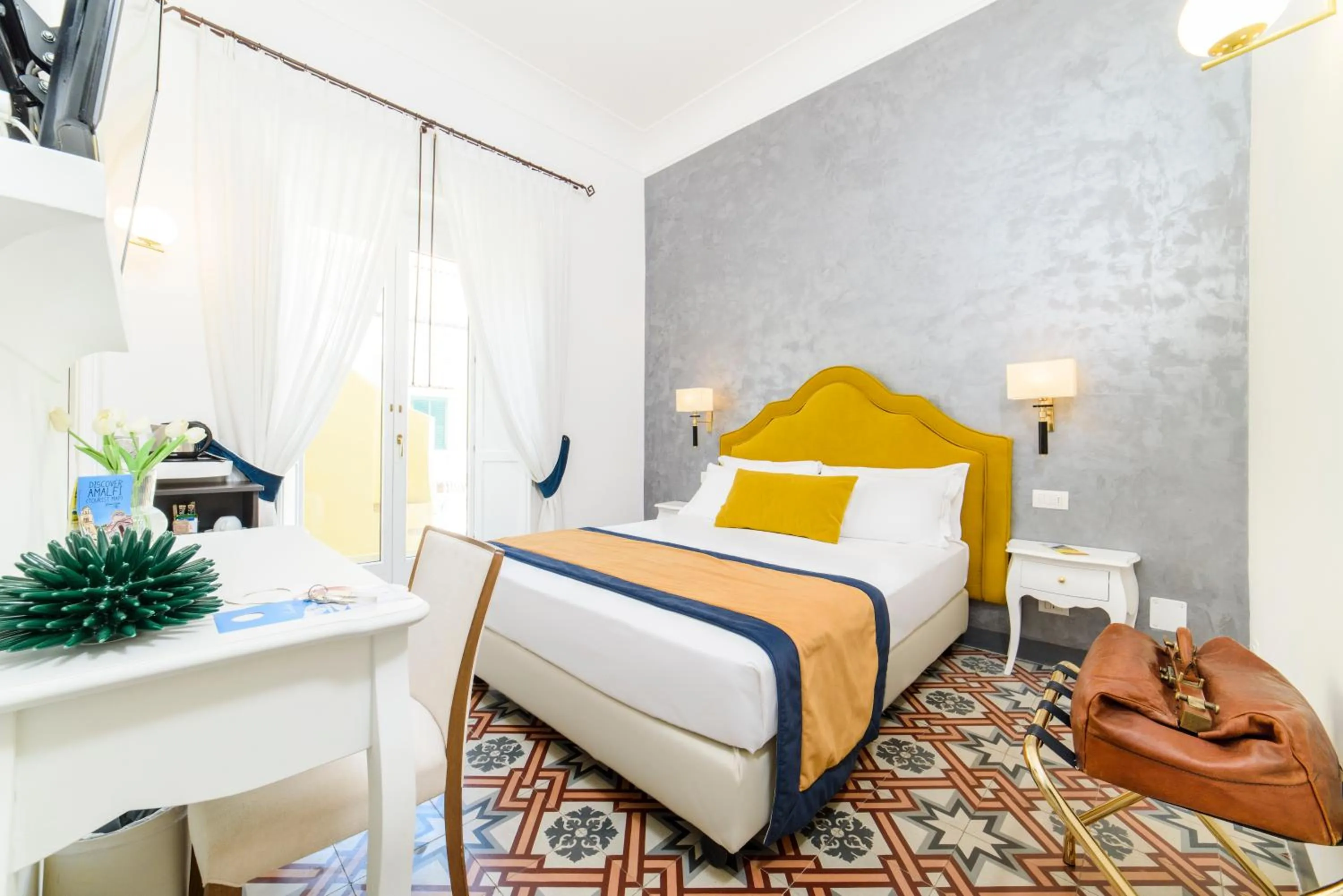 TV and multimedia, Bed in Amalfi Luxury House