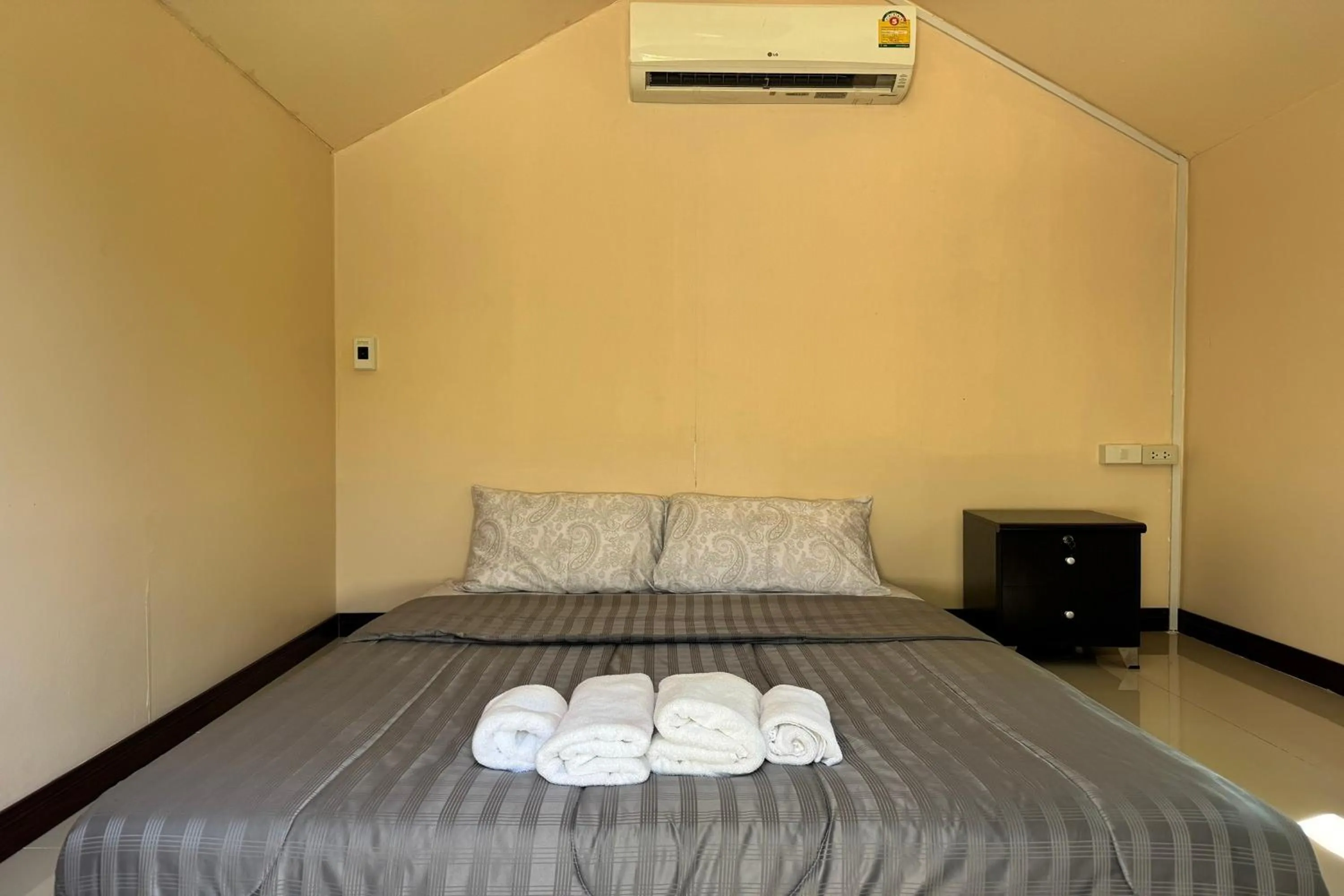 Bed in Tung Lakorn Farm