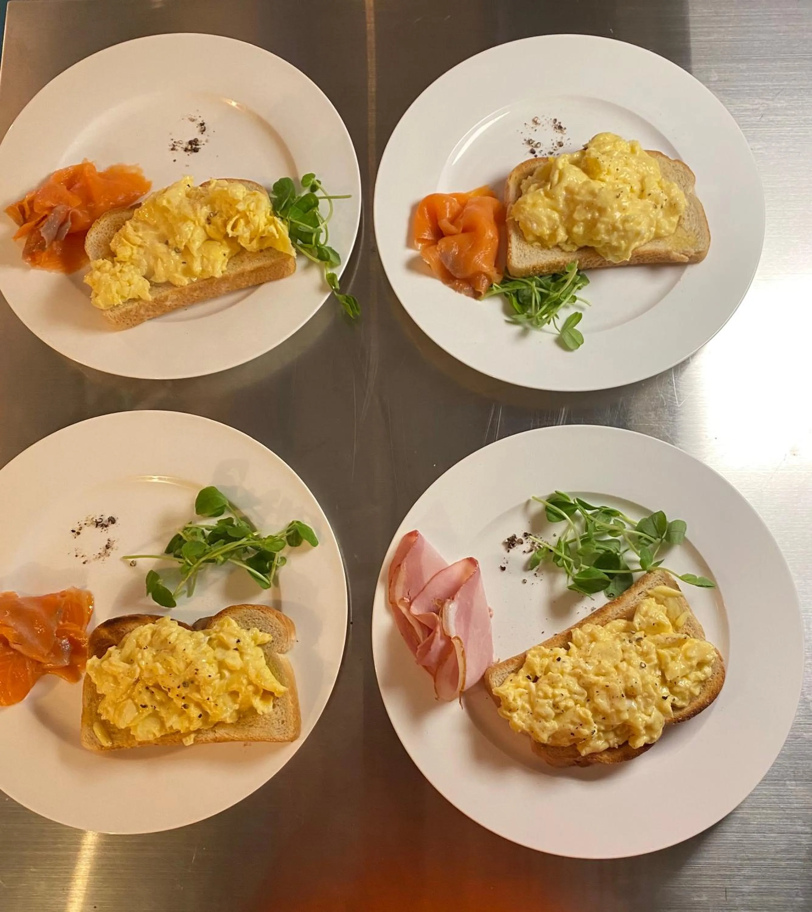 Breakfast in The White House Hotel