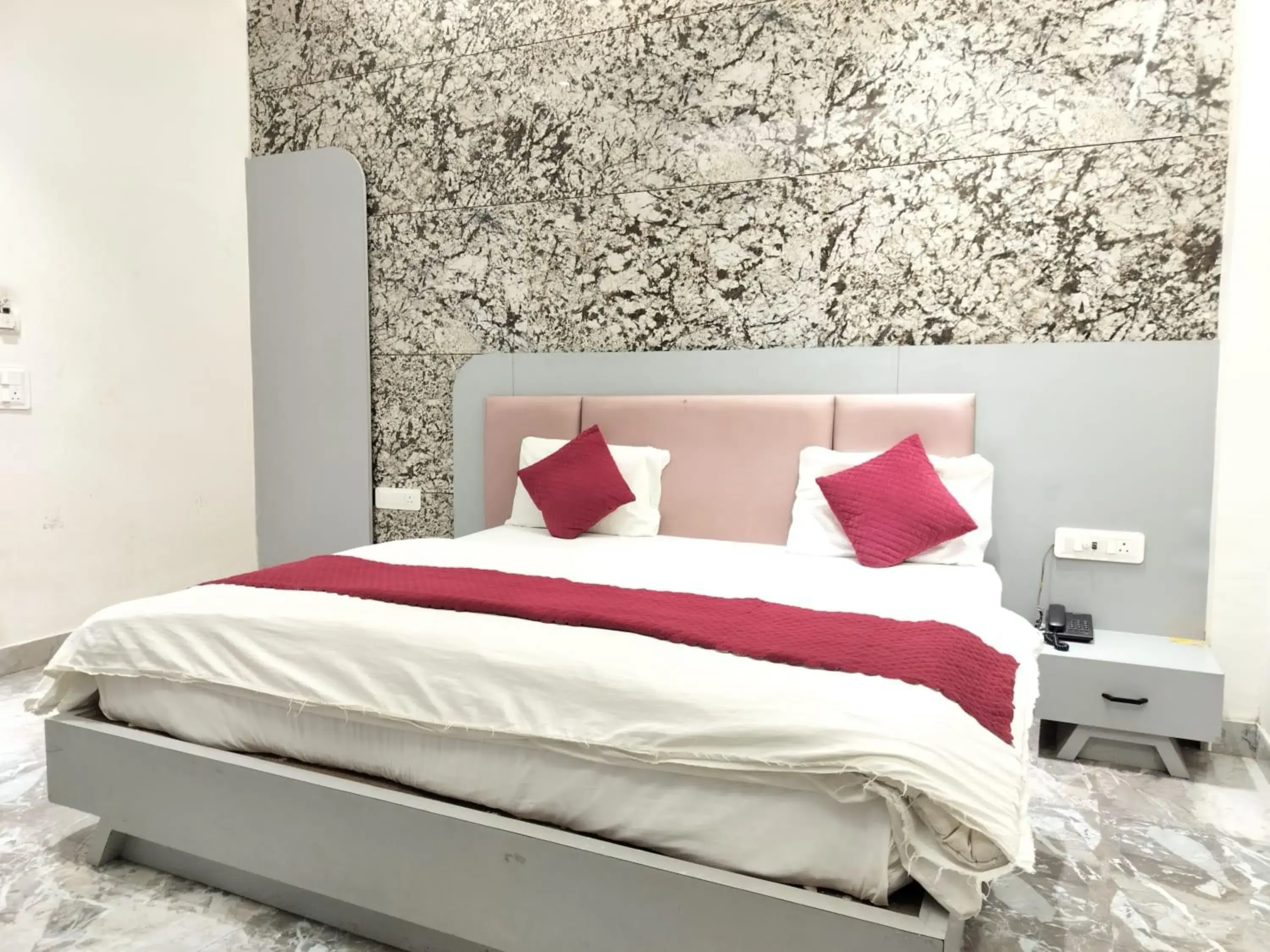 Deluxe Room - single occupancy in Shri Balaji Dham Hotel Deluxe Room - single occupancy in Shri Balaji Dham Hotel