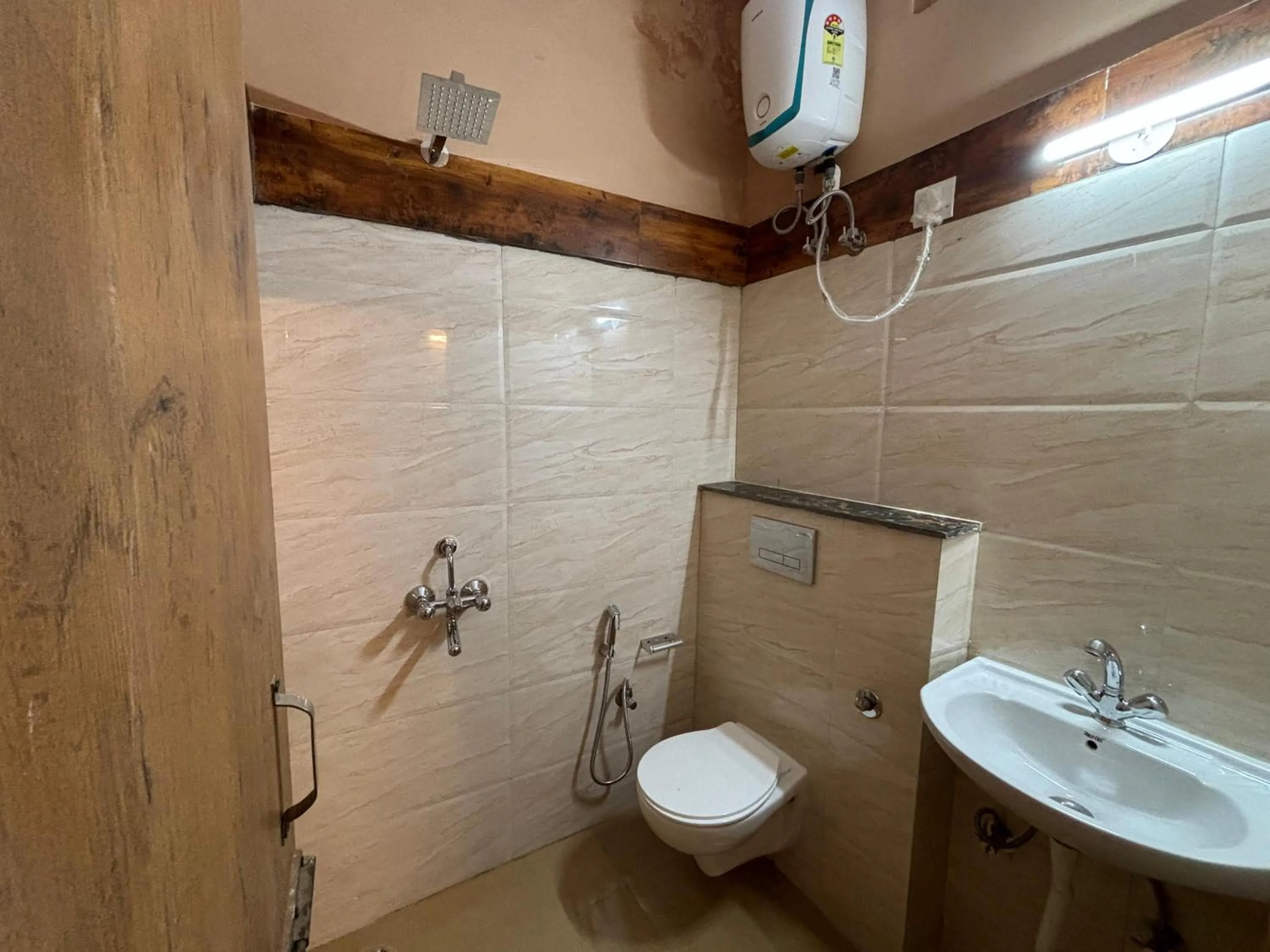 Shower in The Noor House homestay