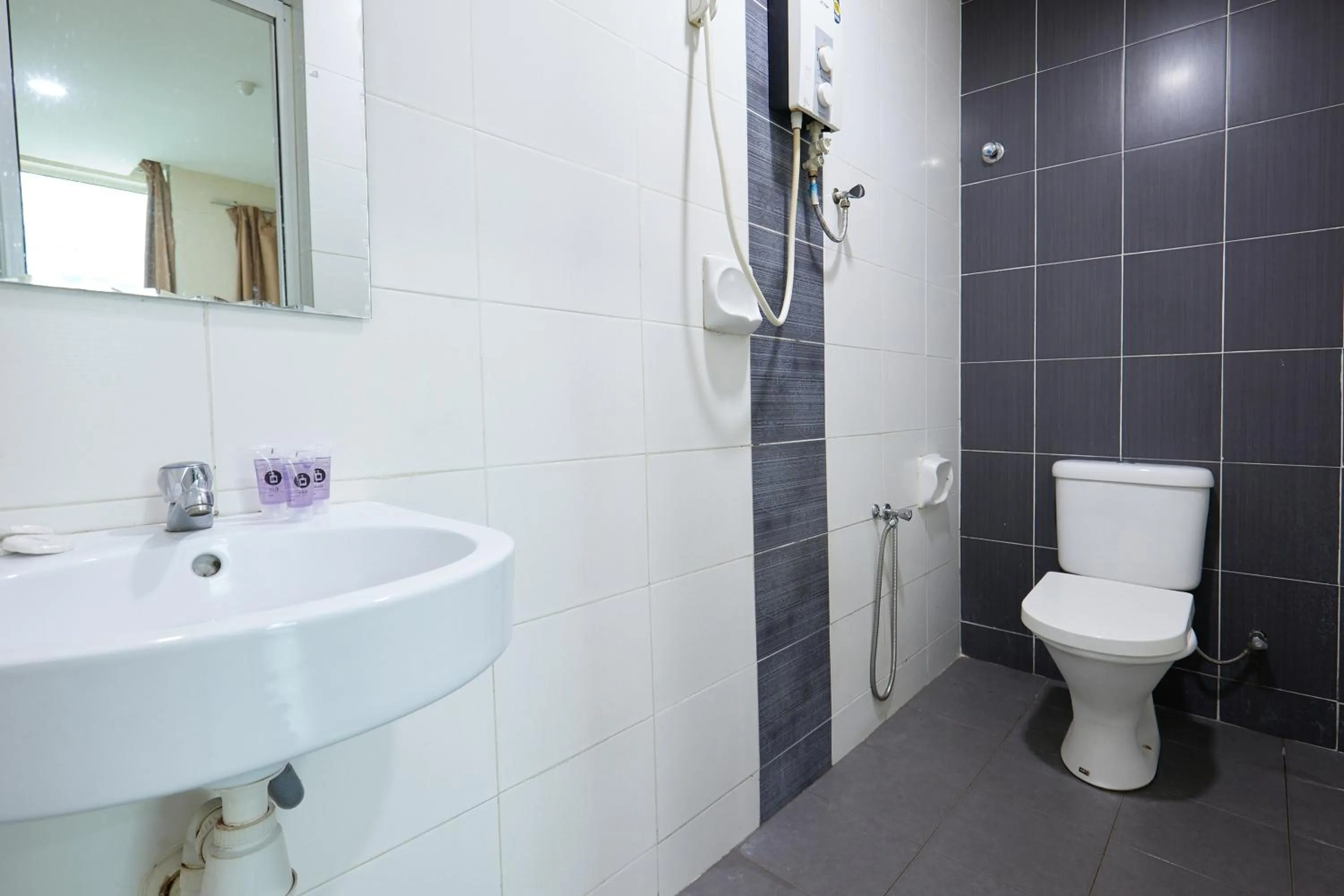 Bathroom in Fast Hotel Sri Gombak