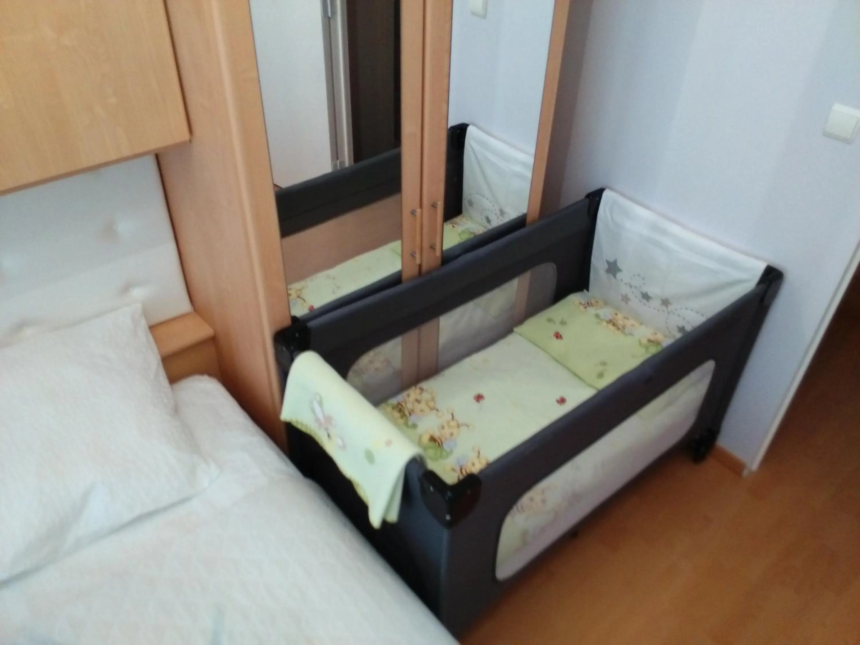 cot, Bed in Apartment Villa Ksenija