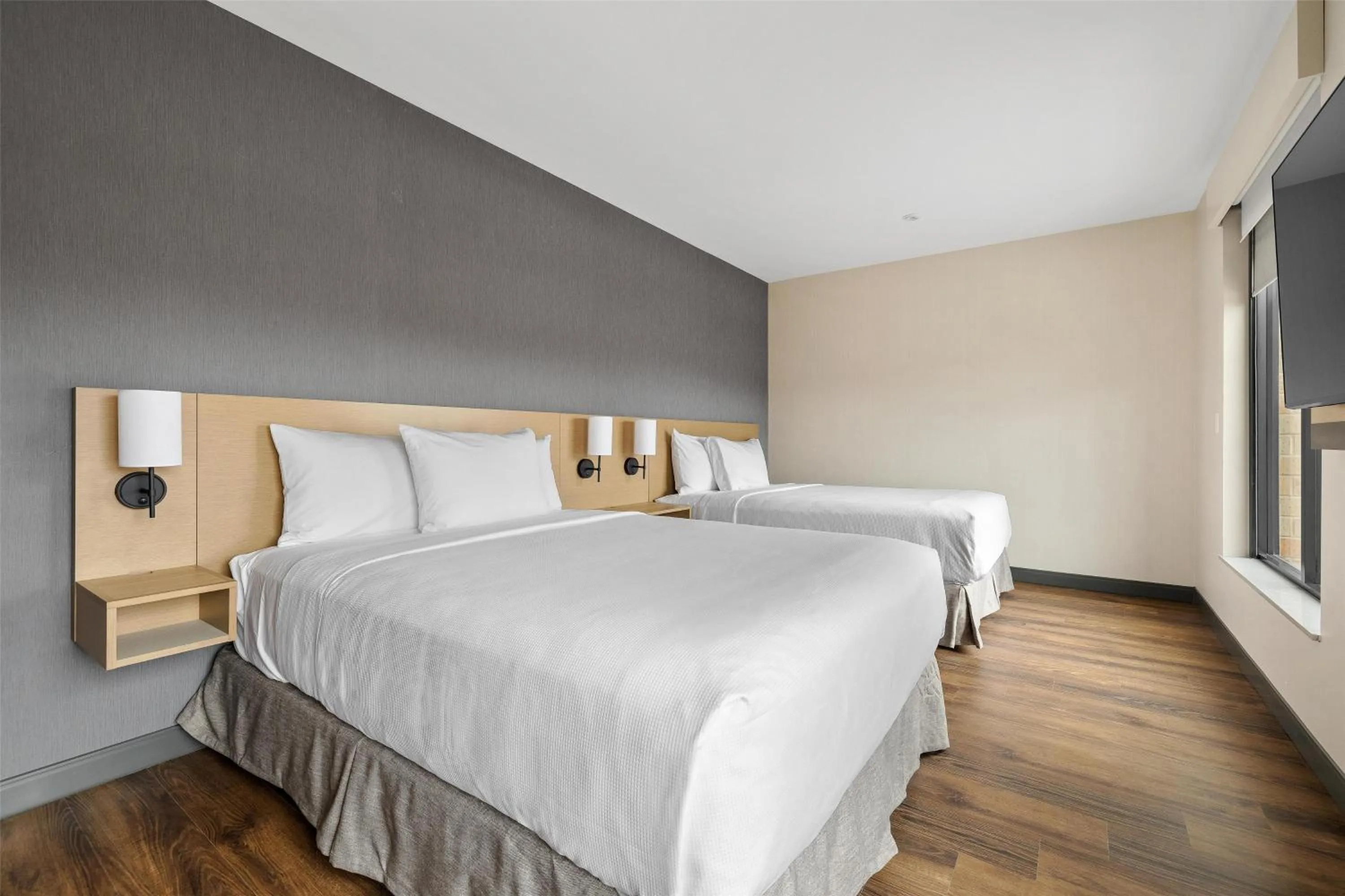 Photo of the whole room, Bed in Hyatt Place Rapid City/Downtown