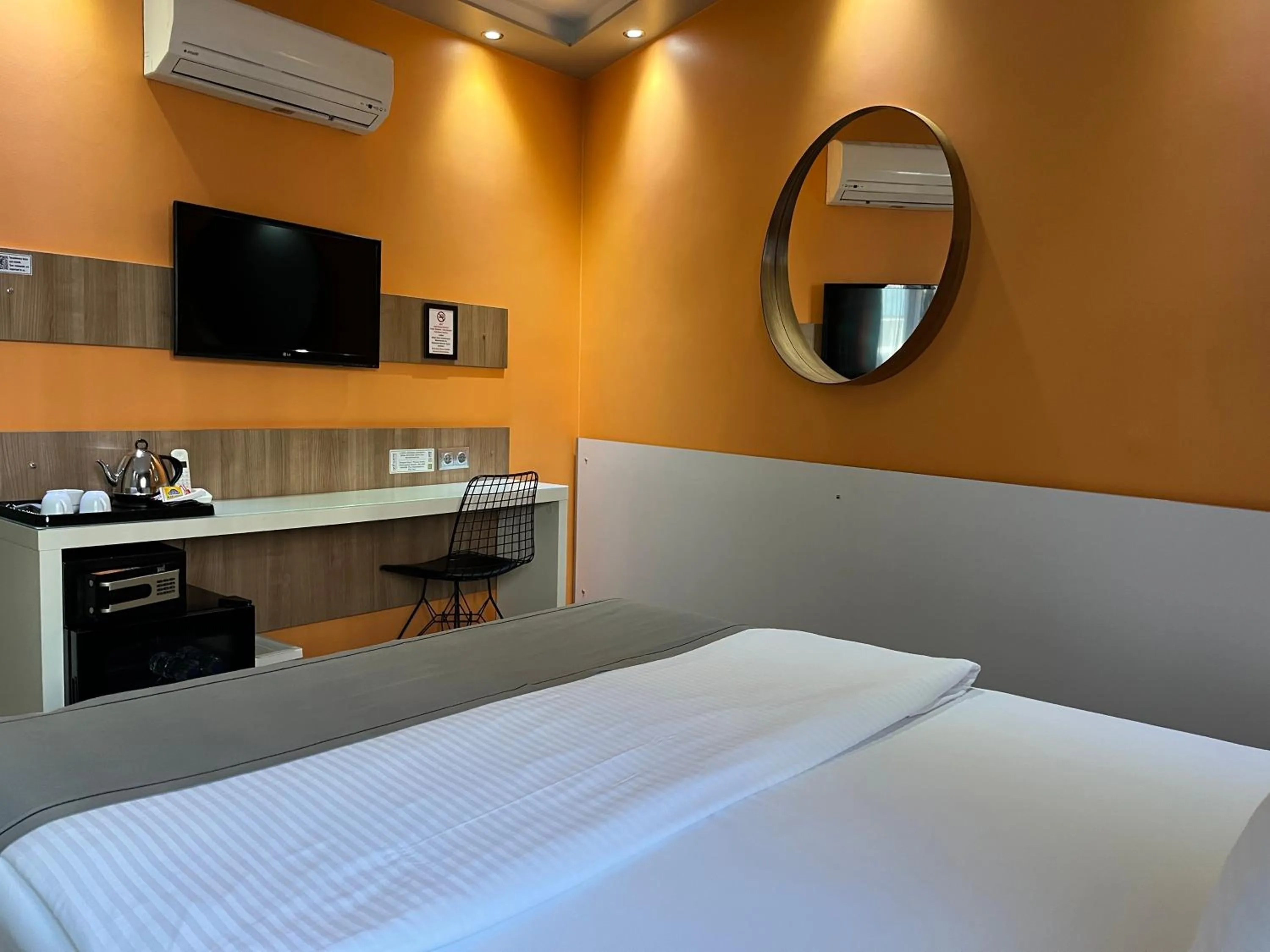 Photo of the whole room, Bed in My Dora Hotel