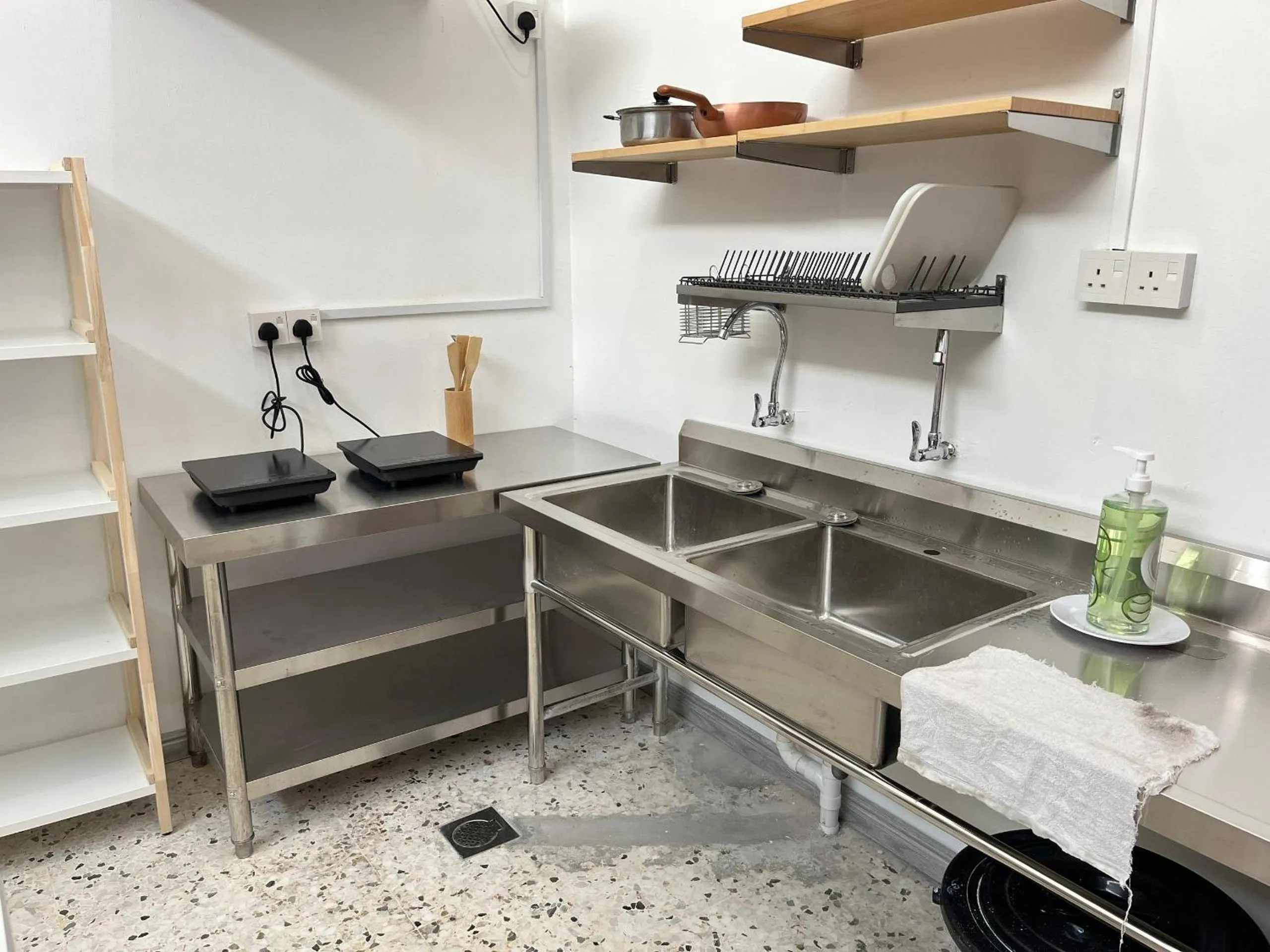 kitchen in Hippo House Taiping