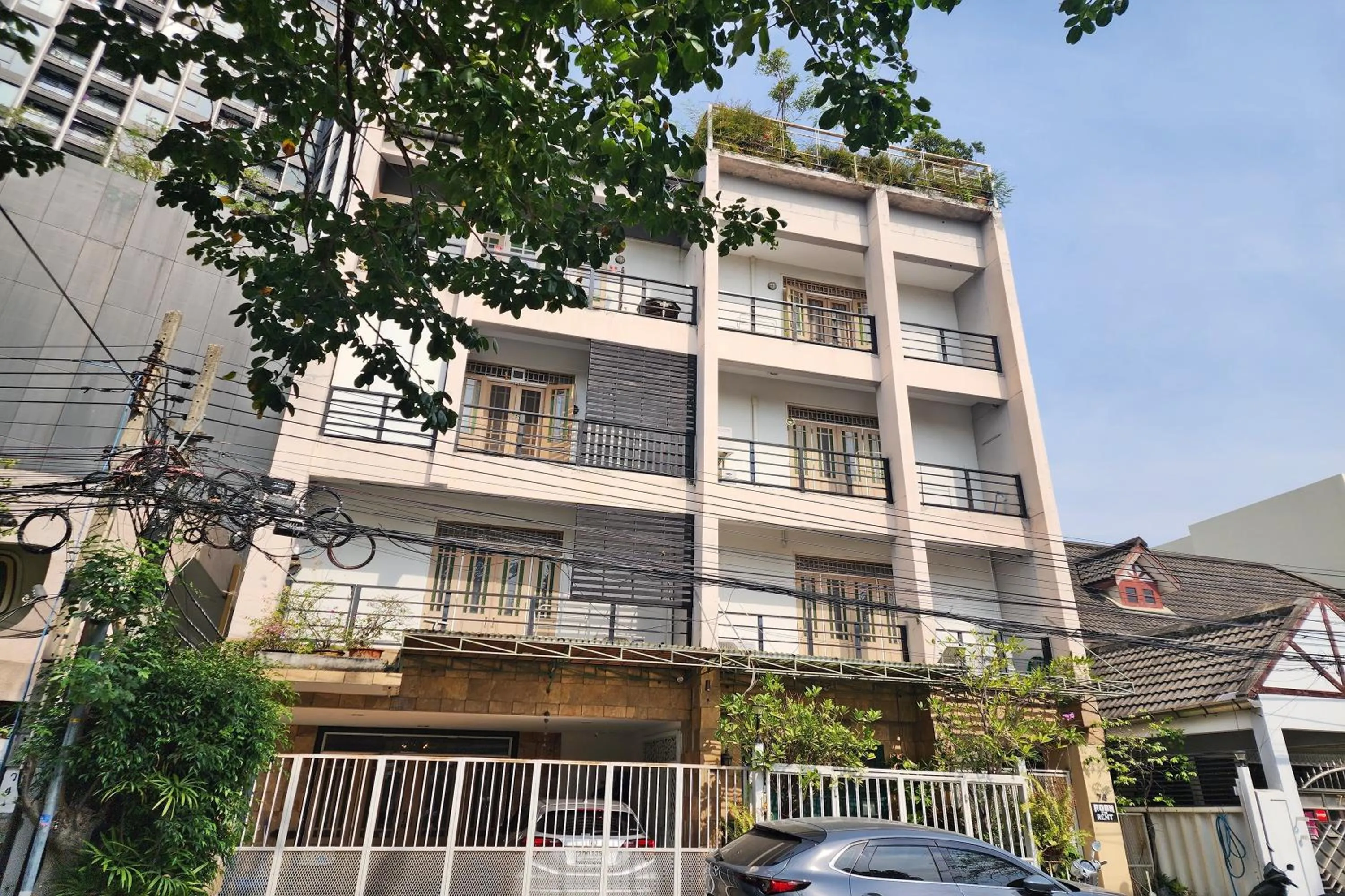 Property building in Baan Nara 15