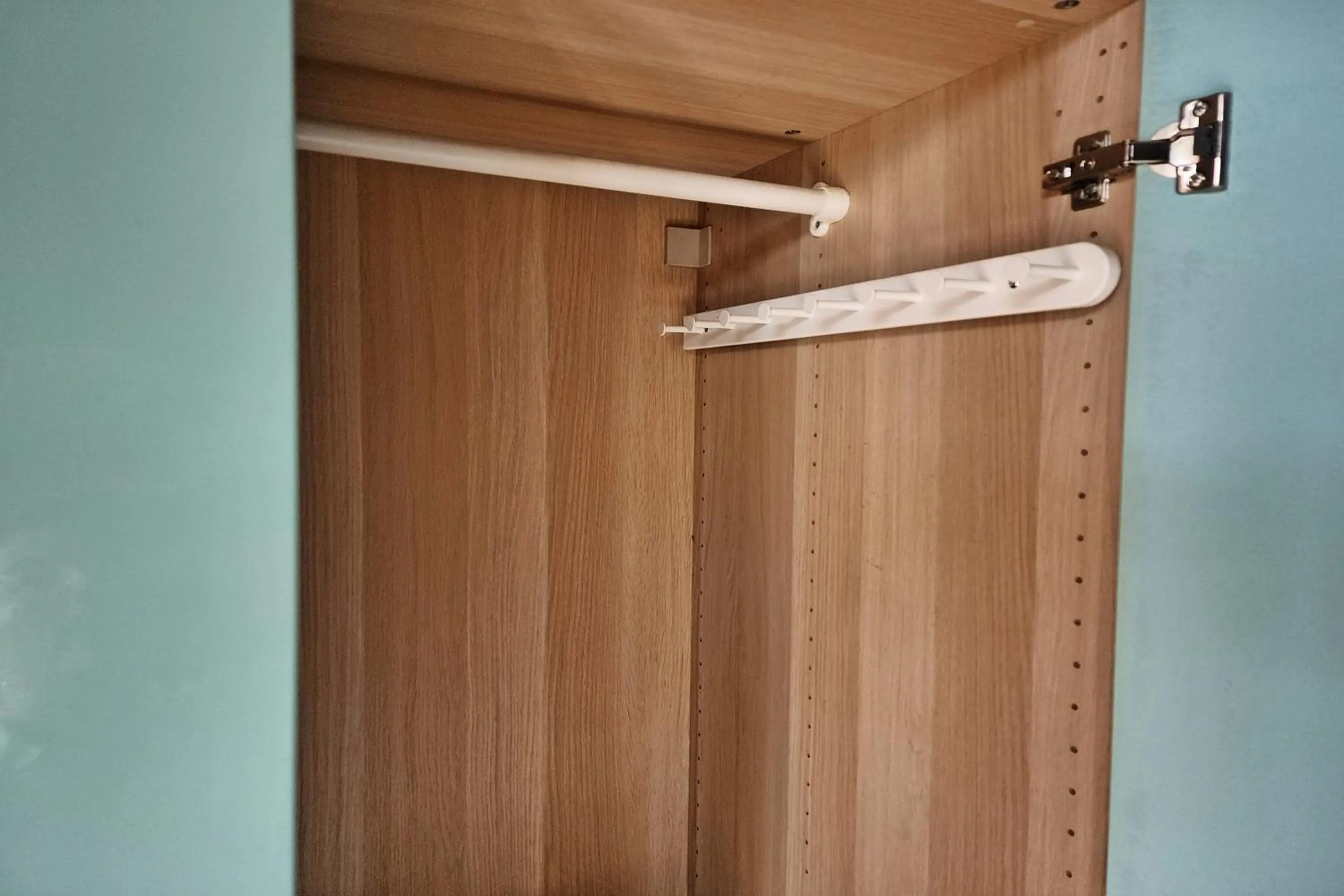 wardrobe in Baan Nara 15