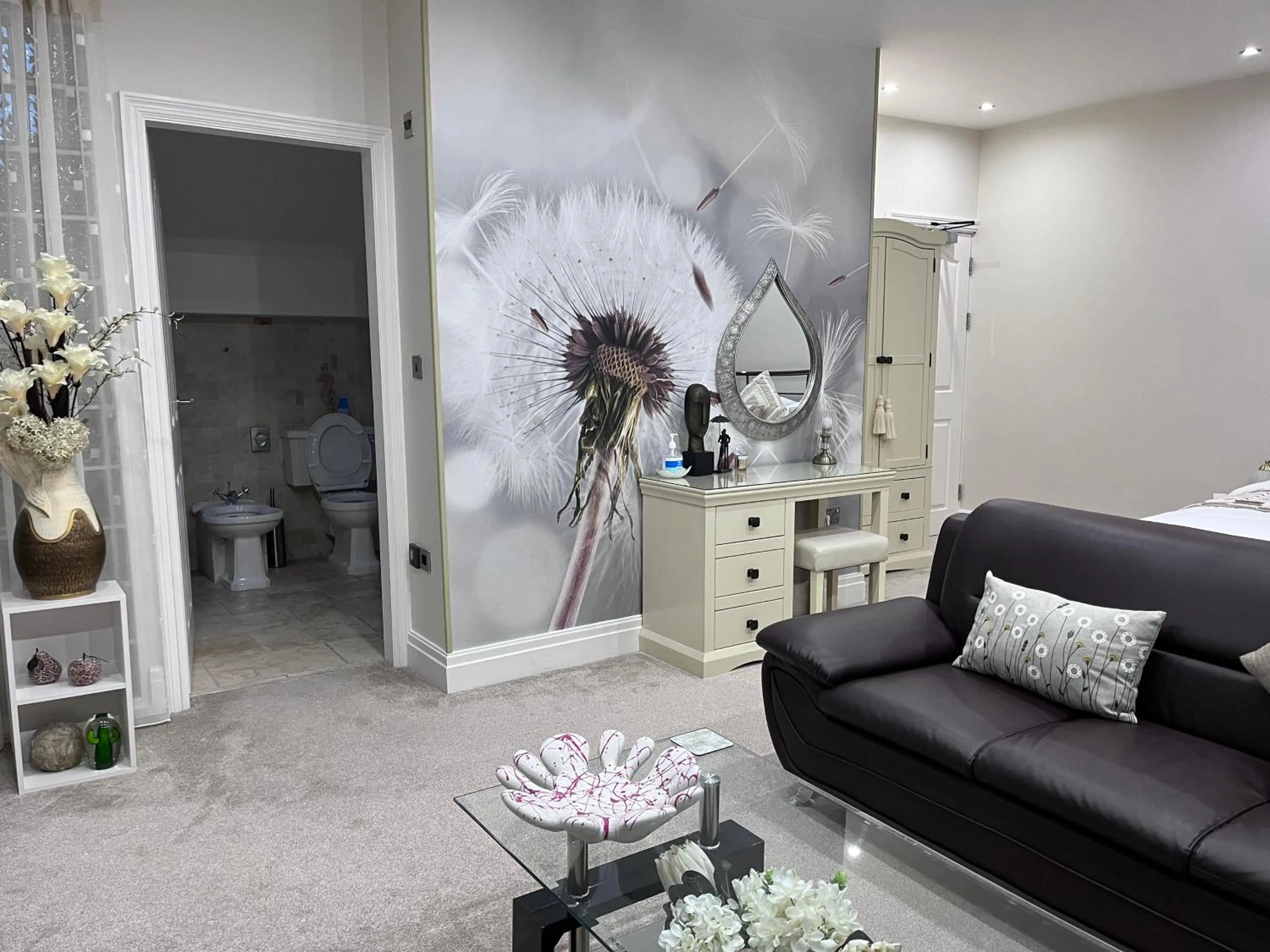 Photo of the whole room, Bed in FourRooms - Couples Only