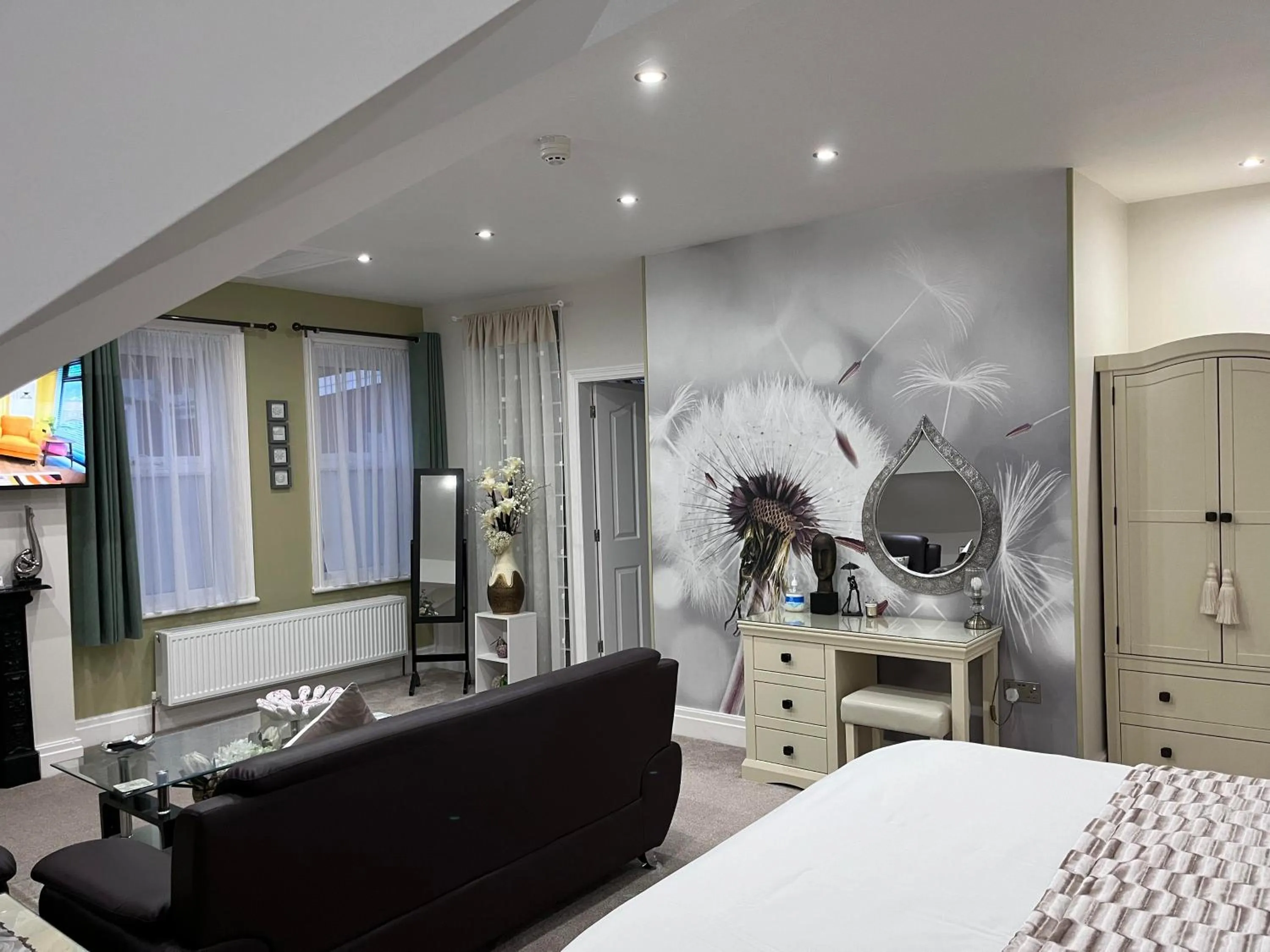 Winter, Bed in FourRooms - Couples Only