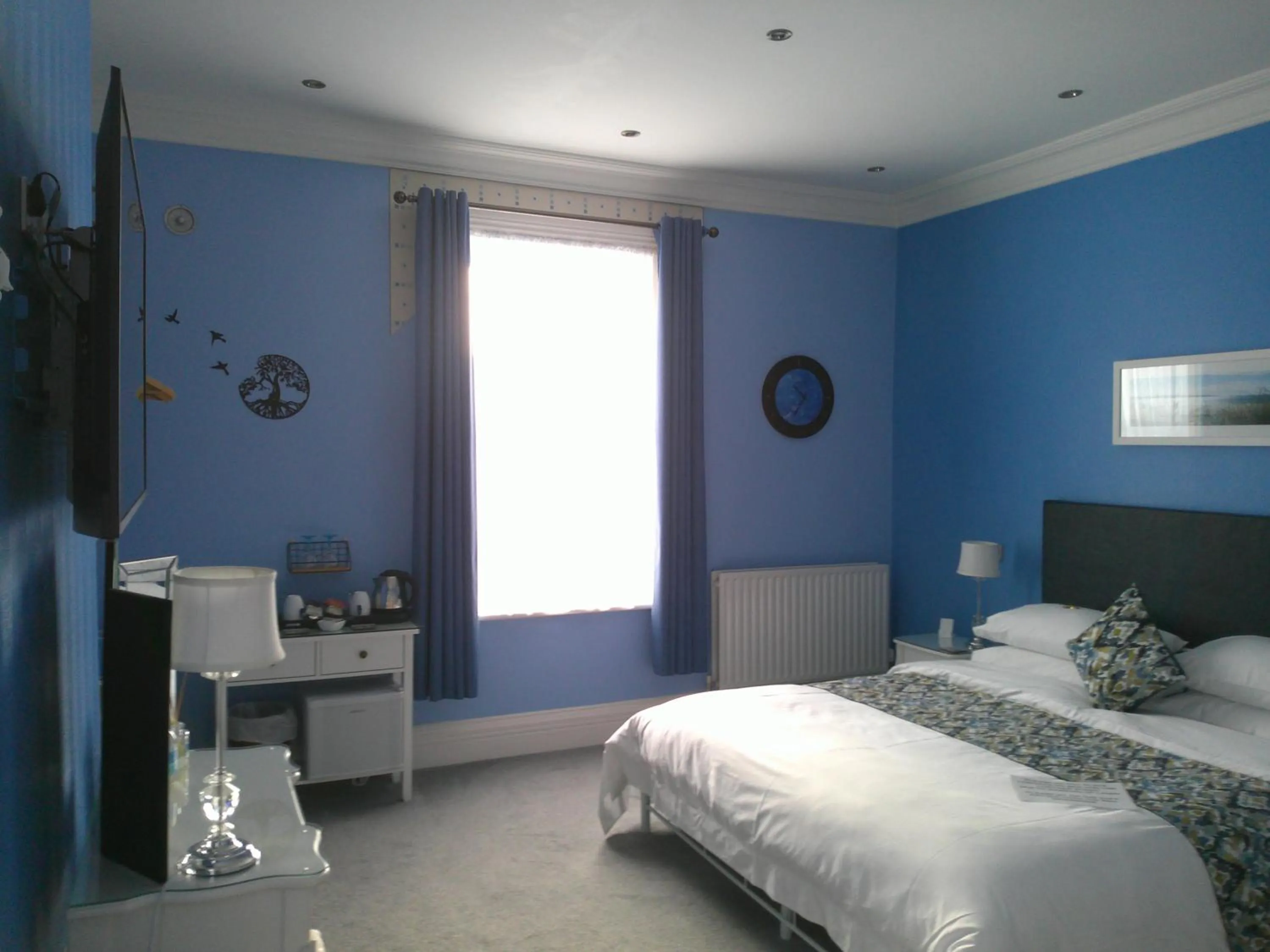 Bed in FourRooms - Couples Only