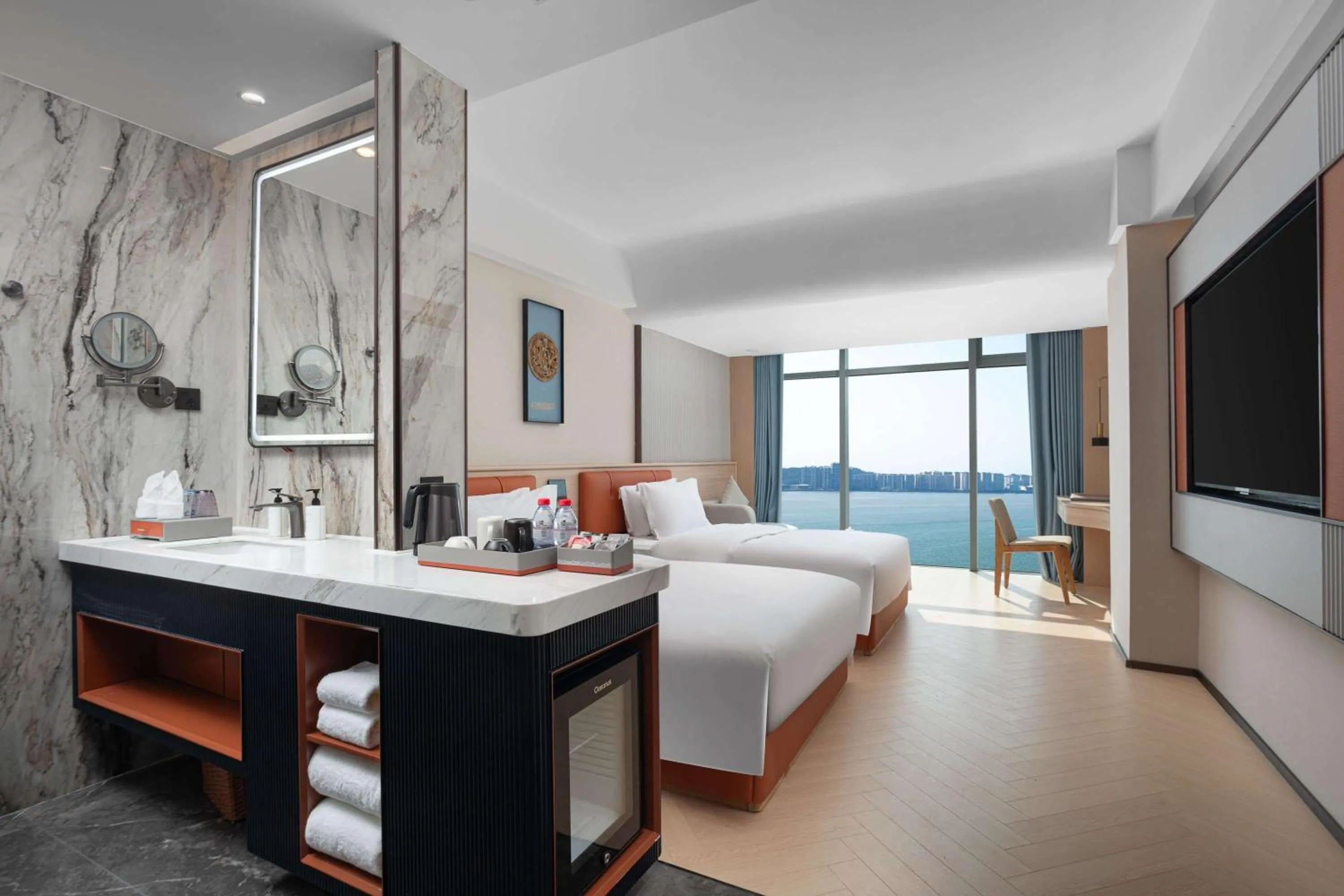 Photo of the whole room, Bed in Days Inn by Wyndham Shantou Jinping