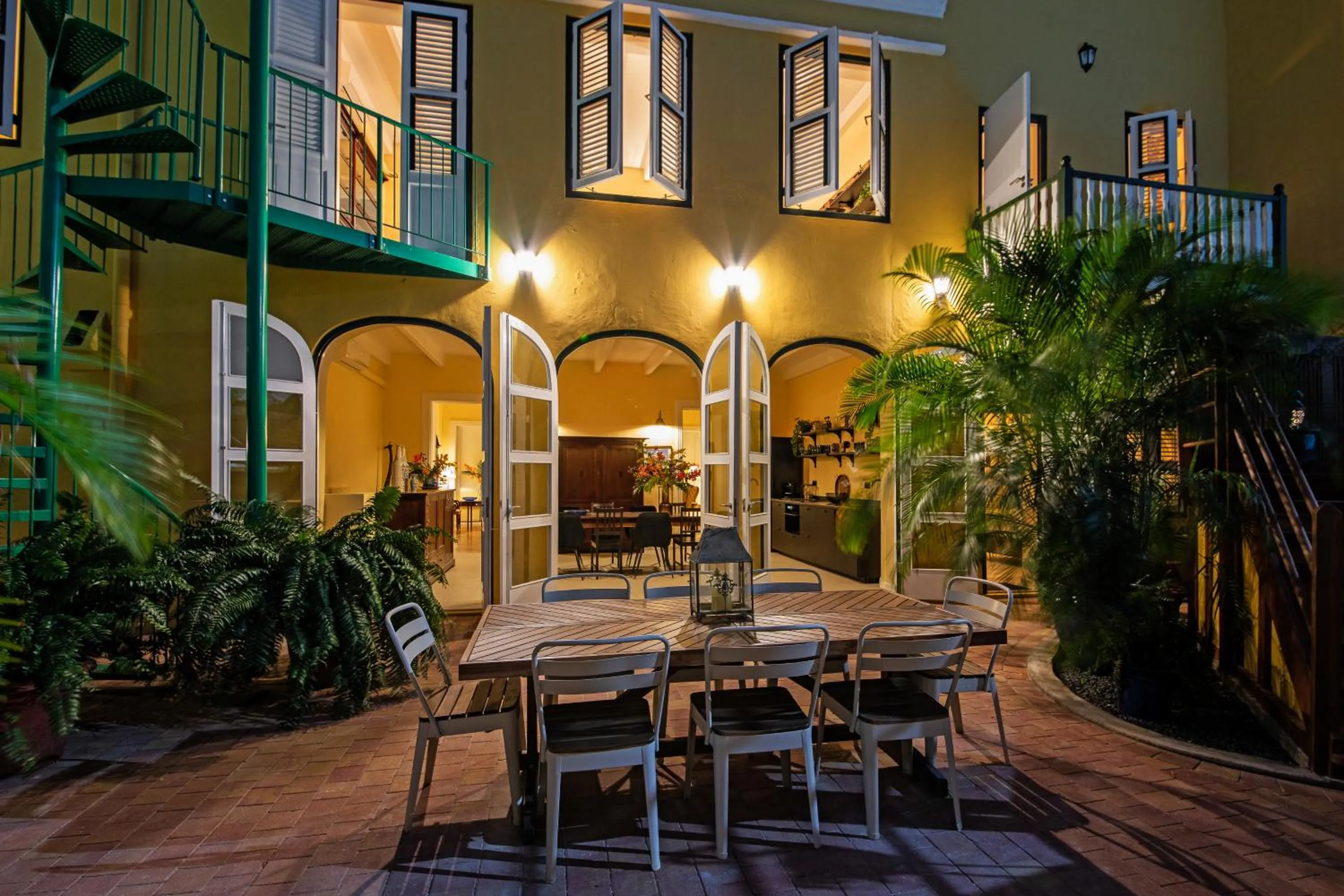 Garden in Drift Hotels