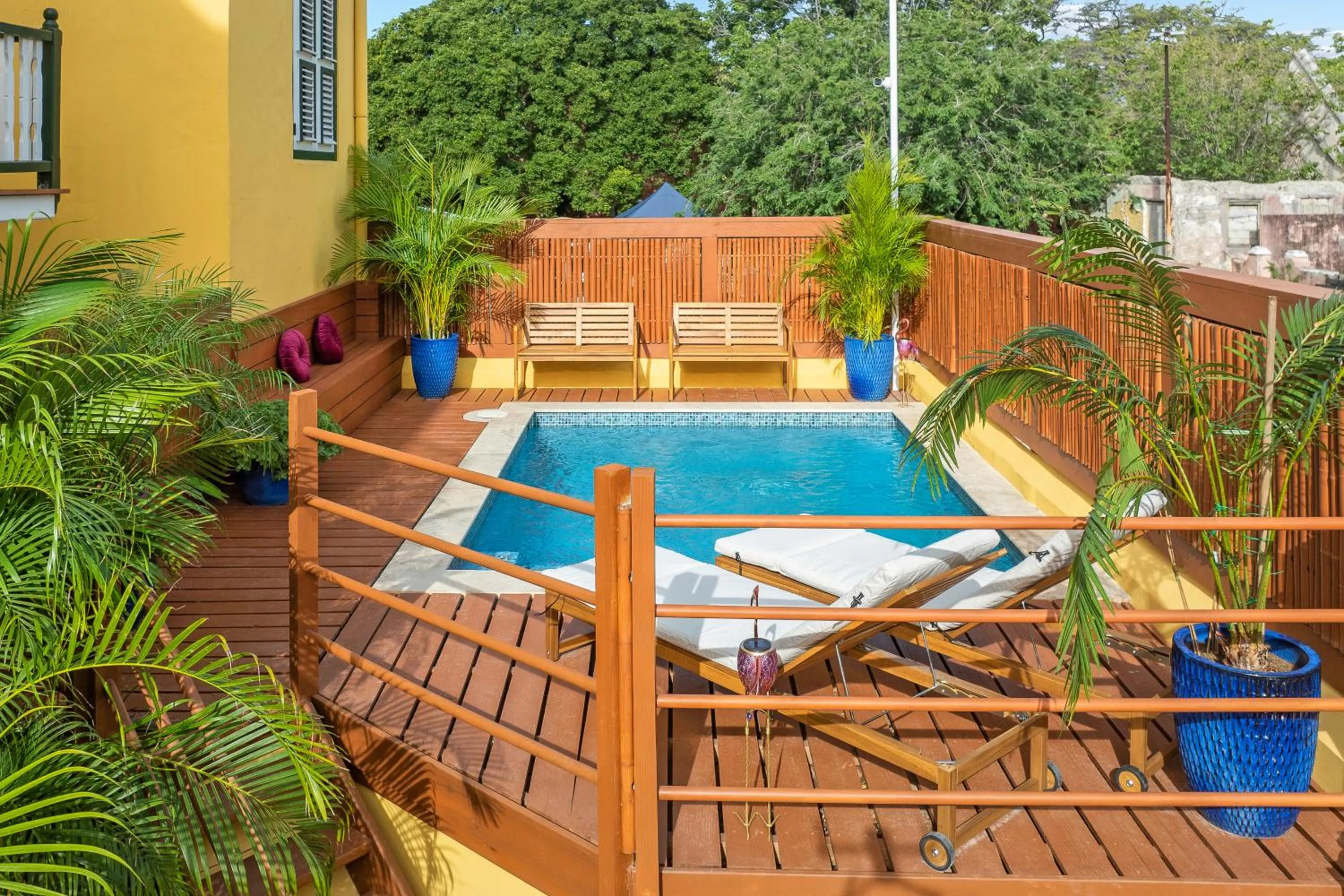 Garden in Drift Hotels