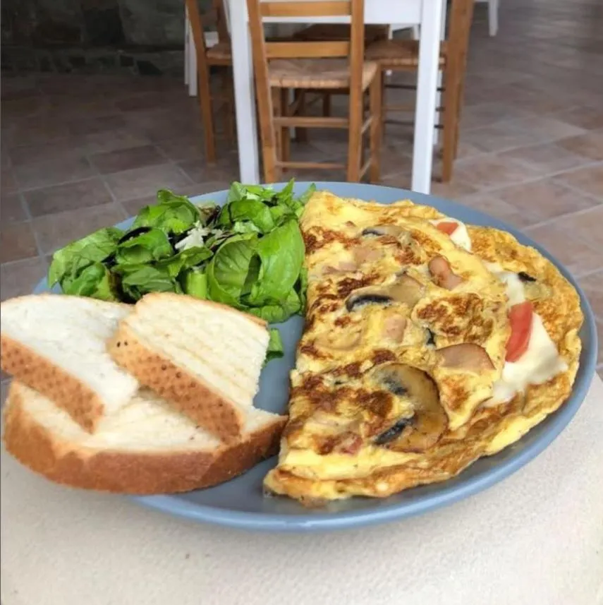 Restaurant/places to eat in Katerina Apartments