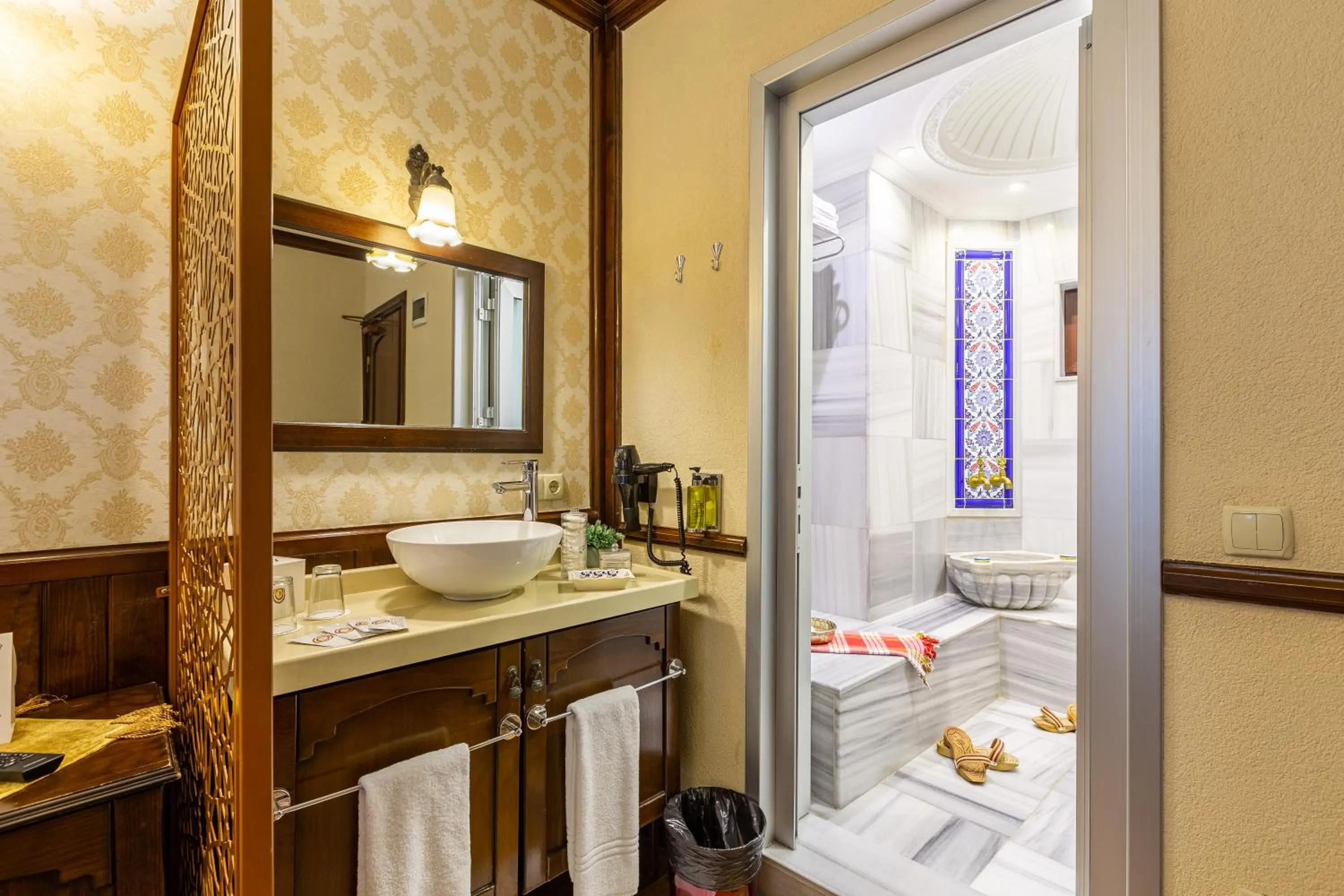 Shower in Best Point Hotel Sultanahmet,Istanbul