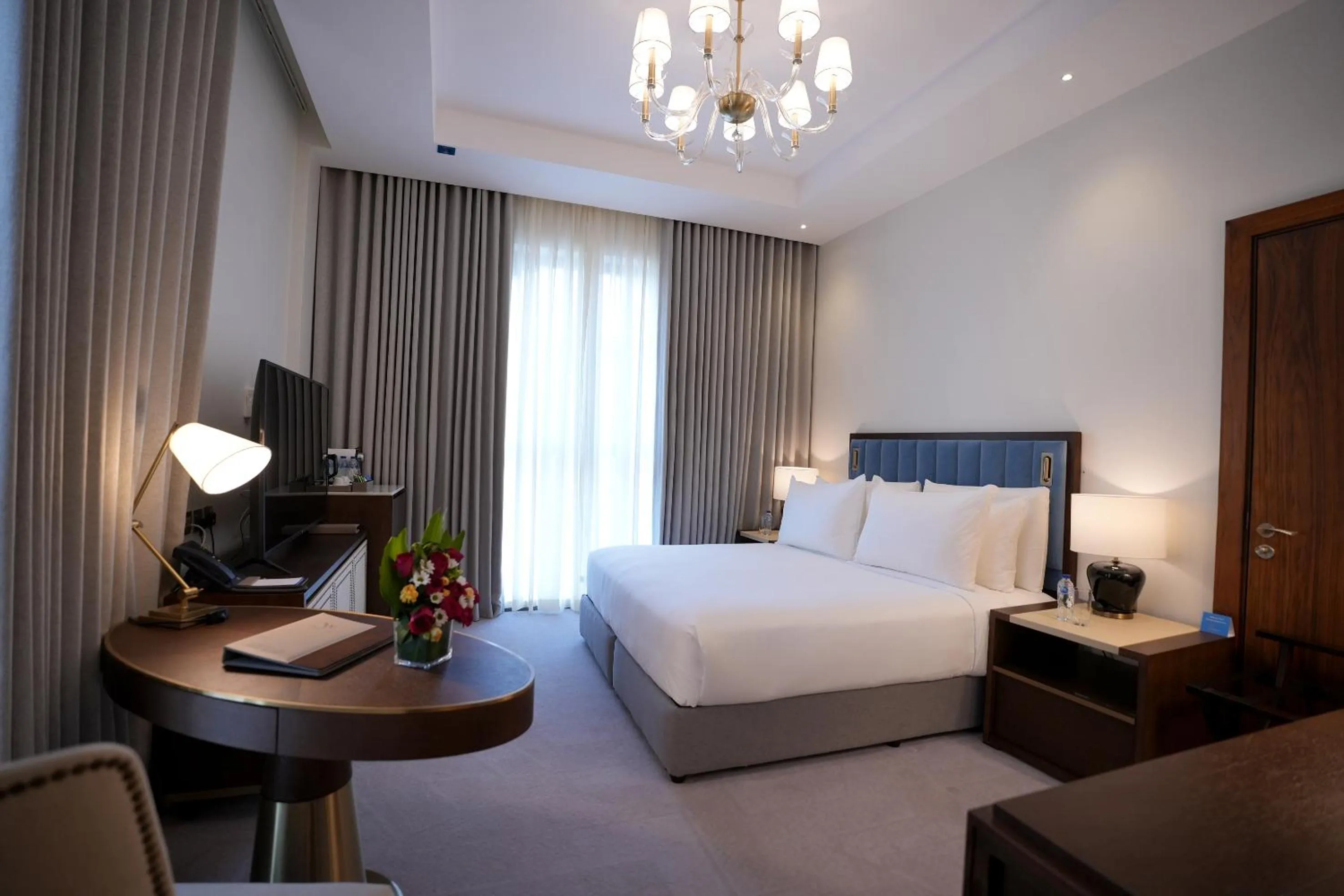 Bed in Peninsula Worth Hotel