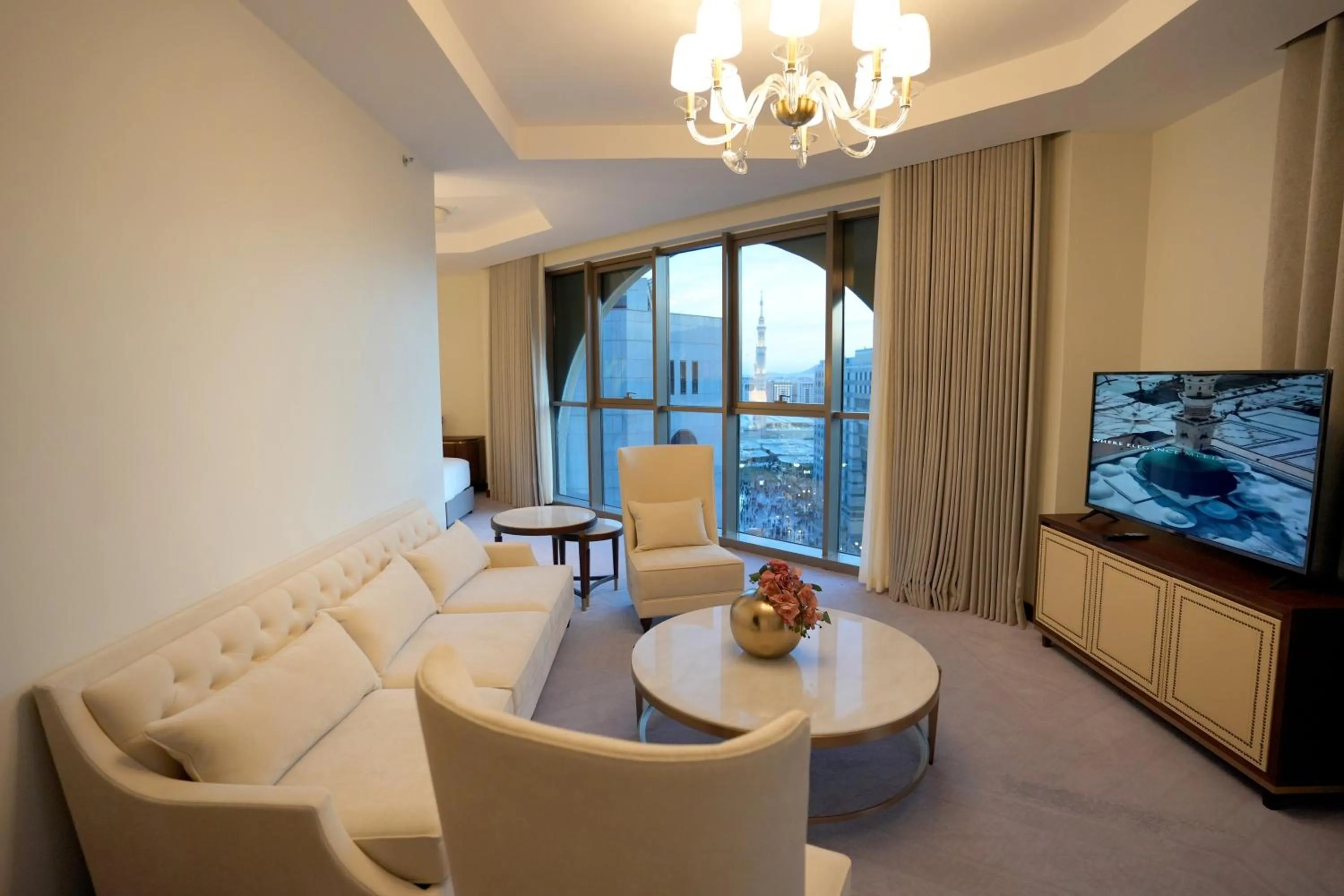 Seating area in Peninsula Worth Hotel