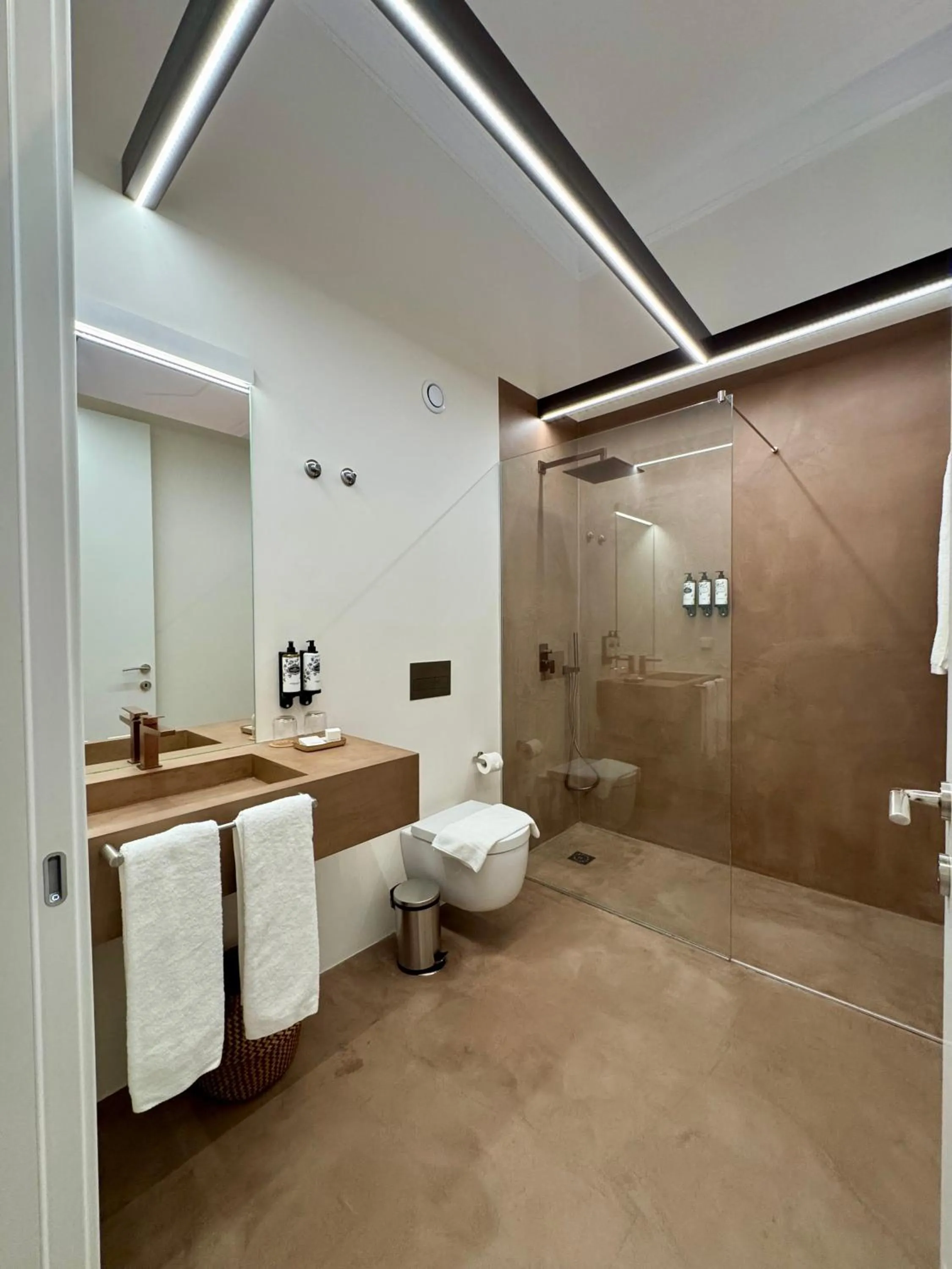 Shower in CICIOSO boutique hotel