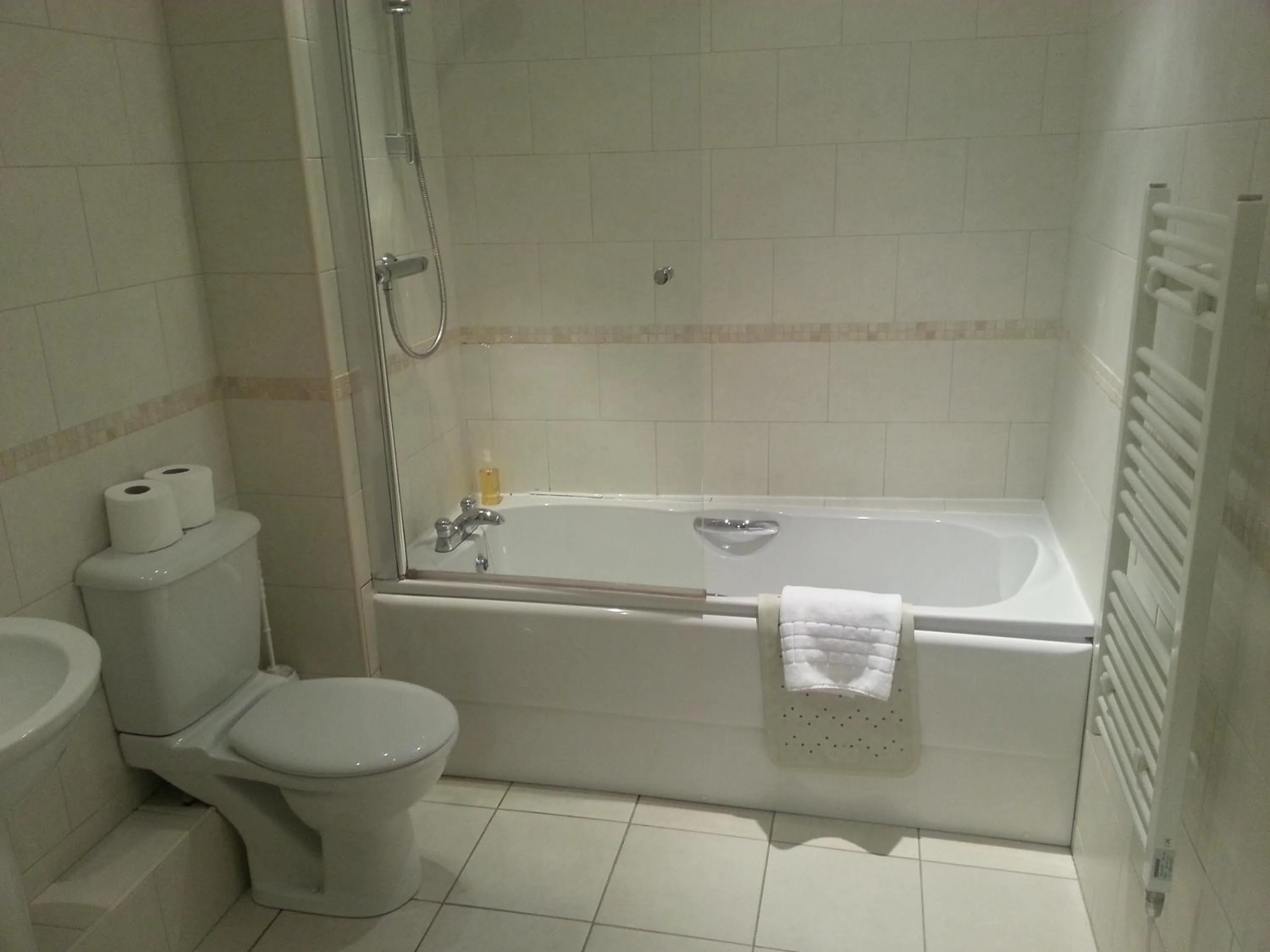 Bathroom in Victoria Cloisters Apartments