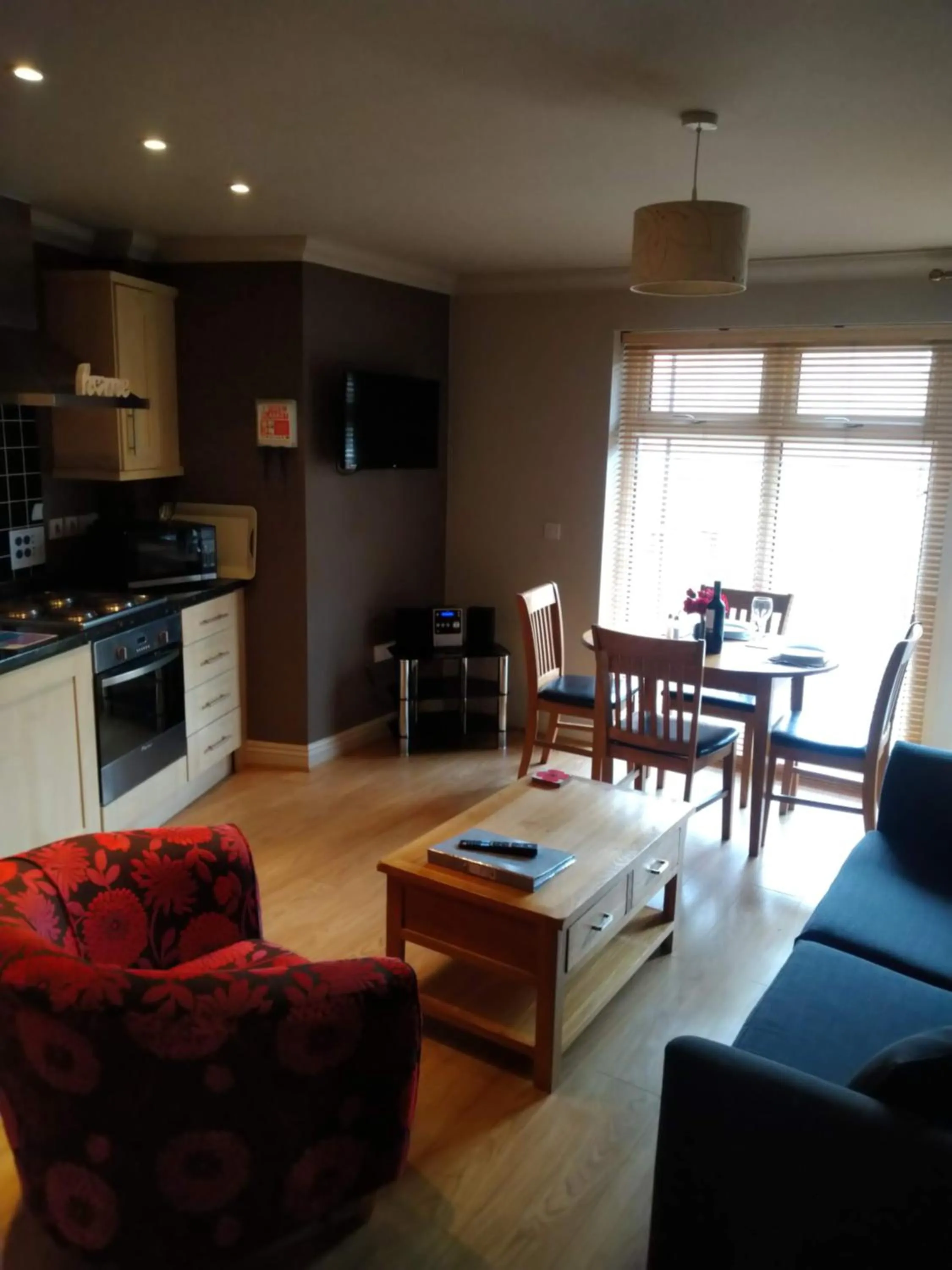 Living room in Victoria Cloisters Apartments