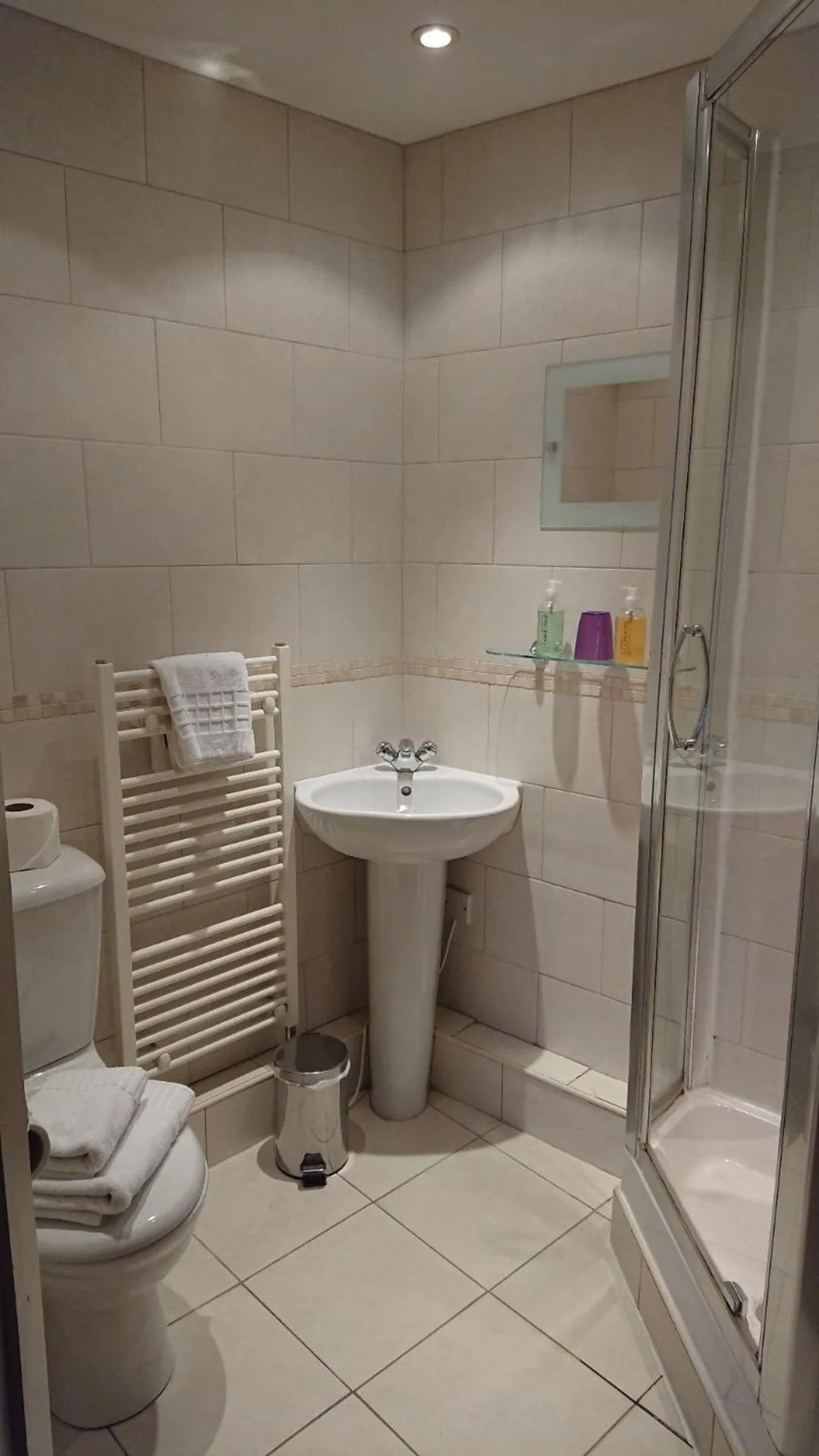 Shower in Victoria Cloisters Apartments