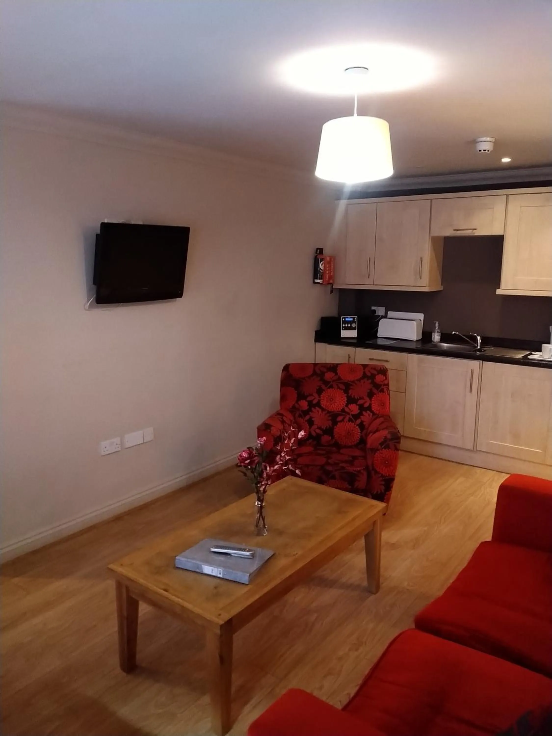 Living room in Victoria Cloisters Apartments