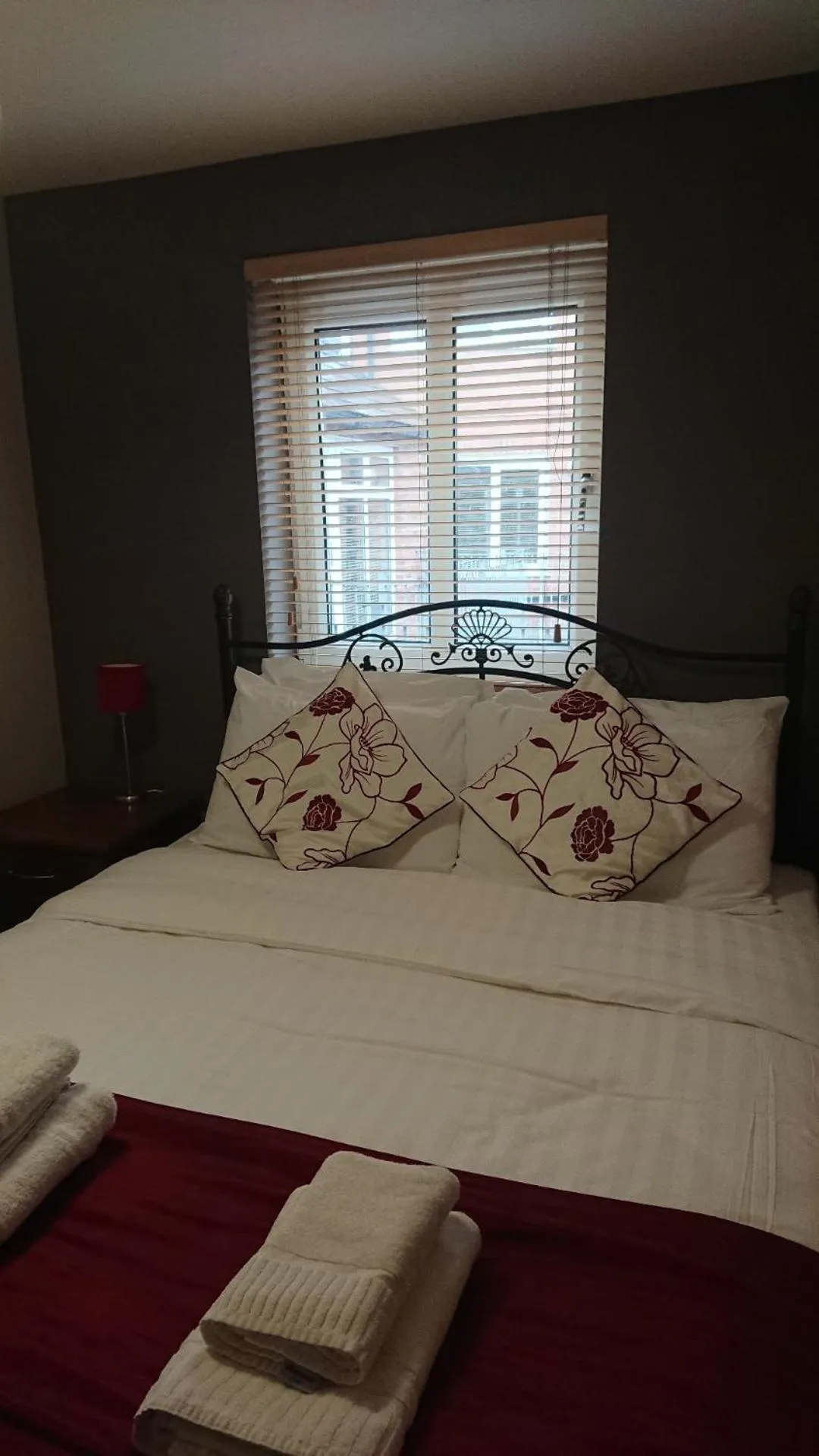Bedroom in Victoria Cloisters Apartments