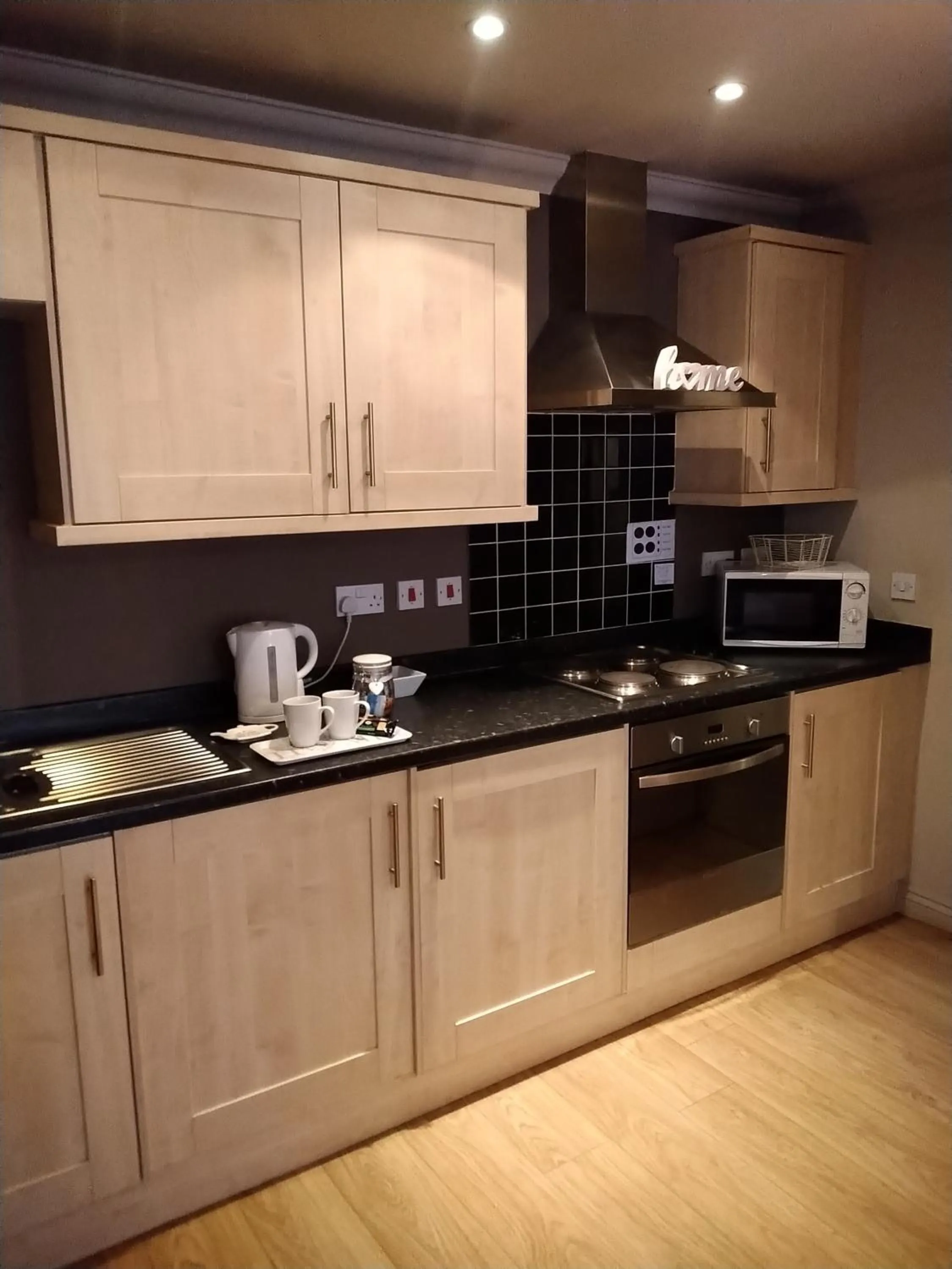 Kitchen or kitchenette in Victoria Cloisters Apartments