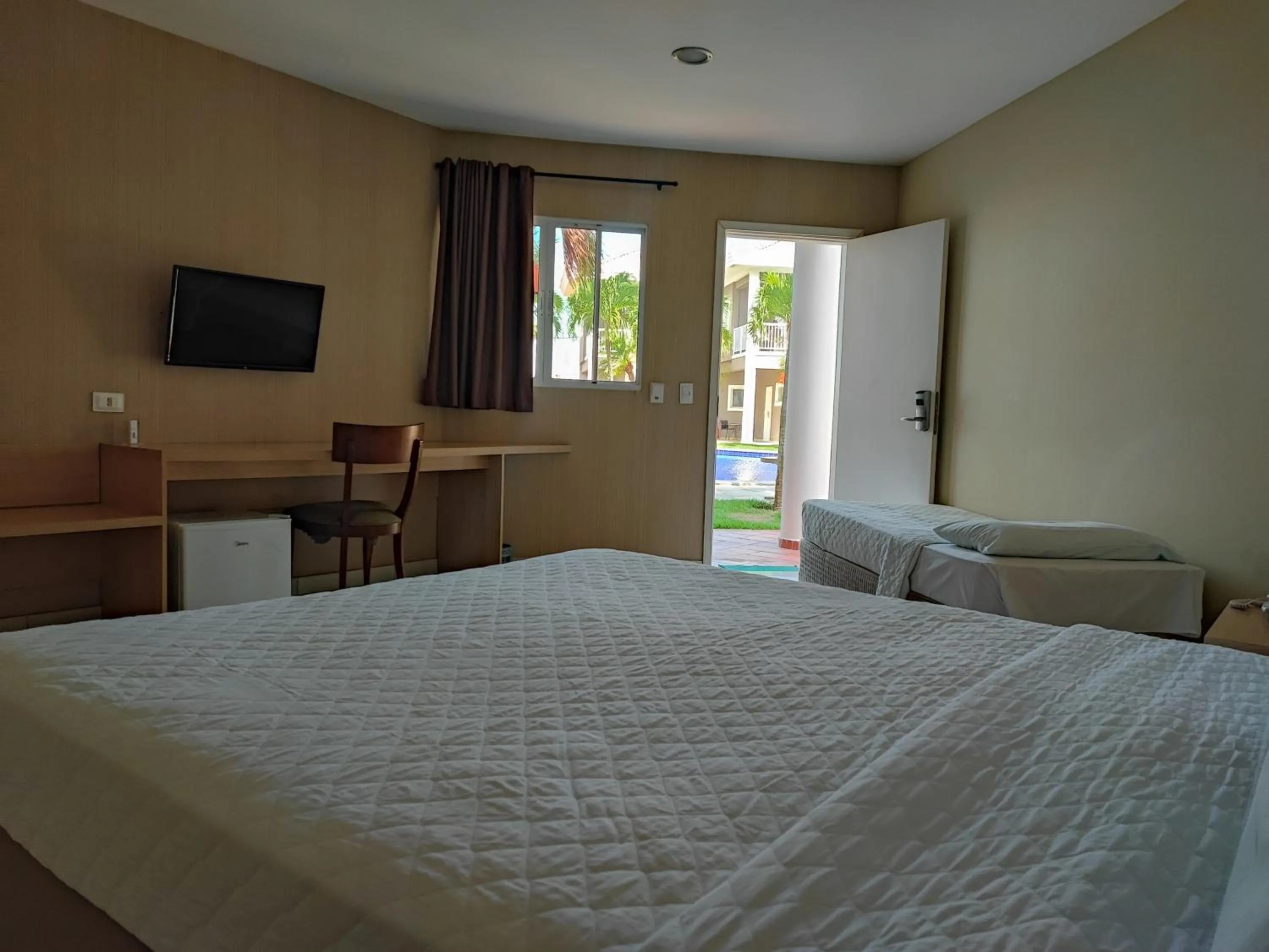 Photo of the whole room, Bed in Hotel Coral Beach