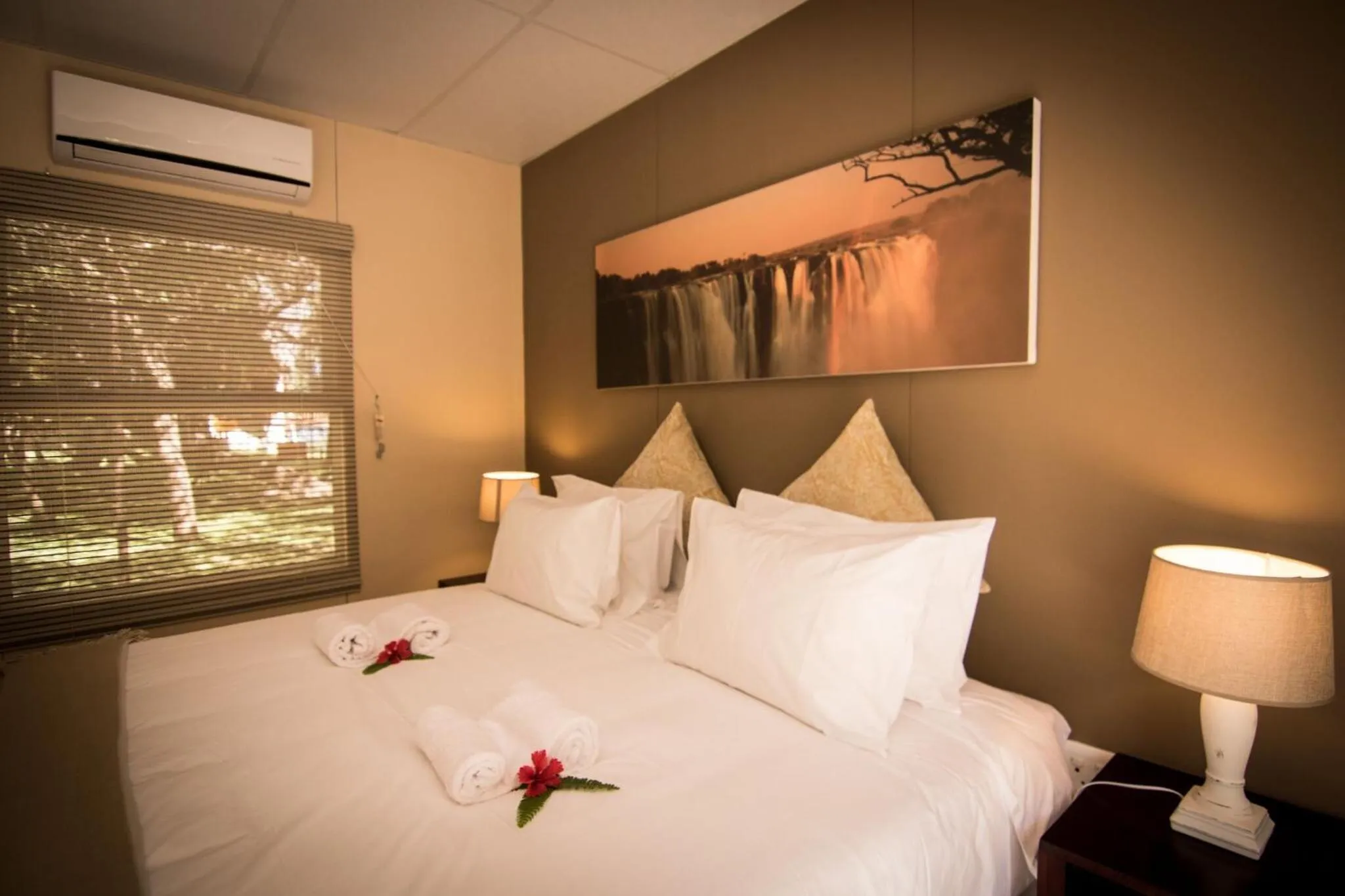 Bedroom, Bed in The Victoria Falls Waterfront