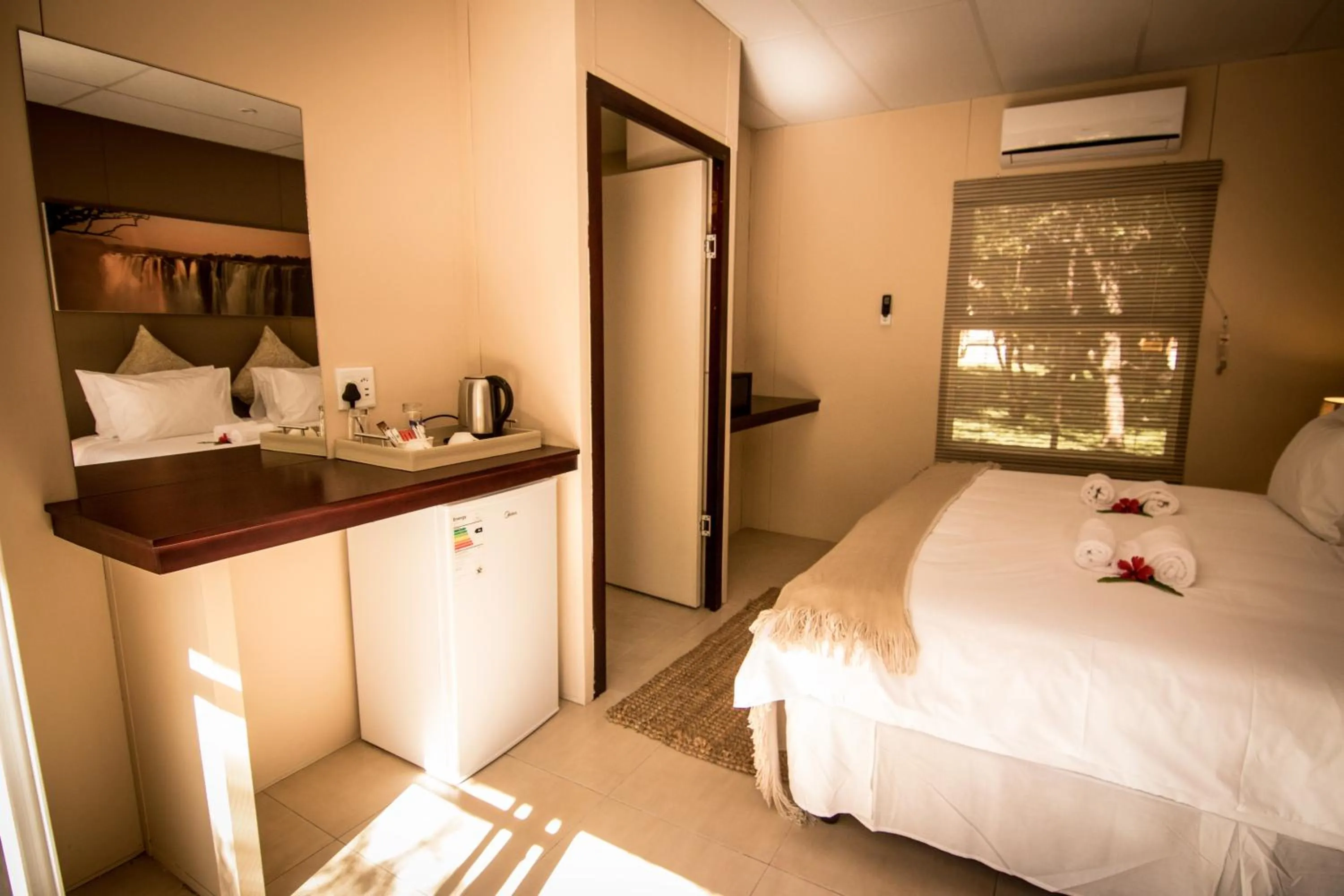 Bedroom, Bed in The Victoria Falls Waterfront