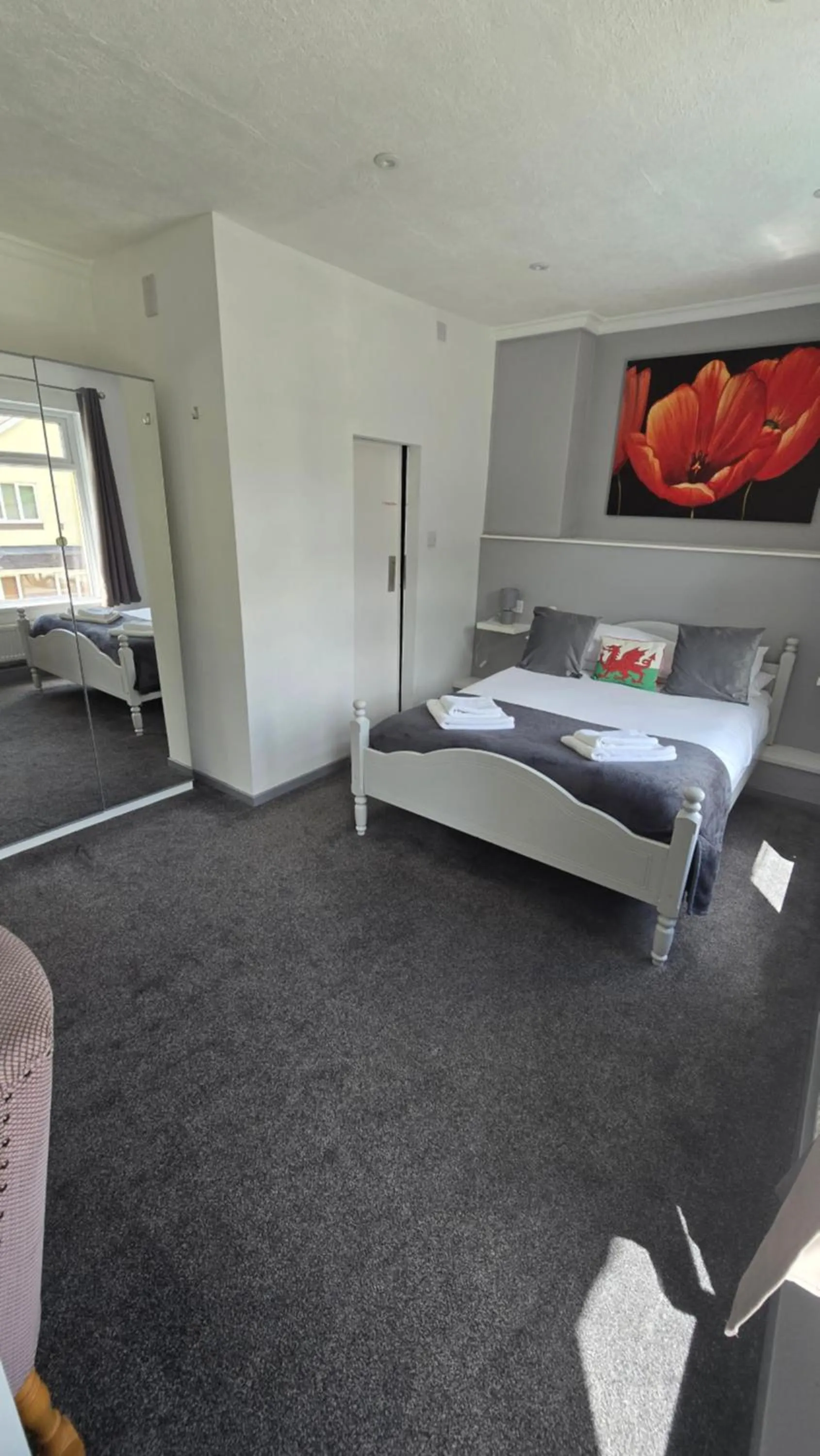 Bed in Y Gwynedd Inn