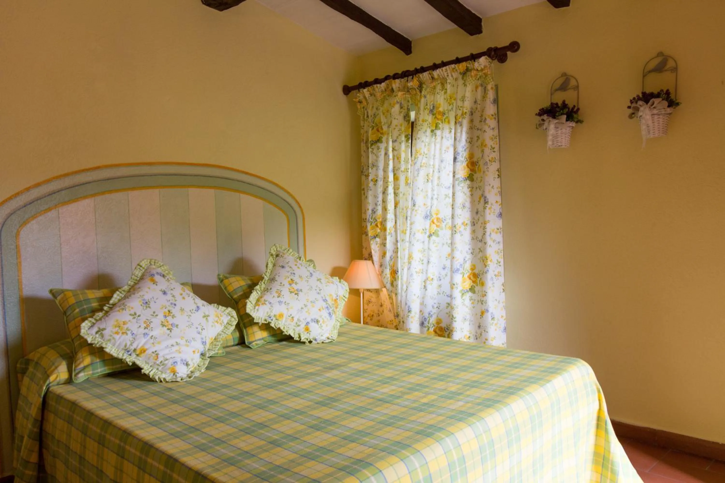 Patio, Bed in Casa Vacanze Casa Italia