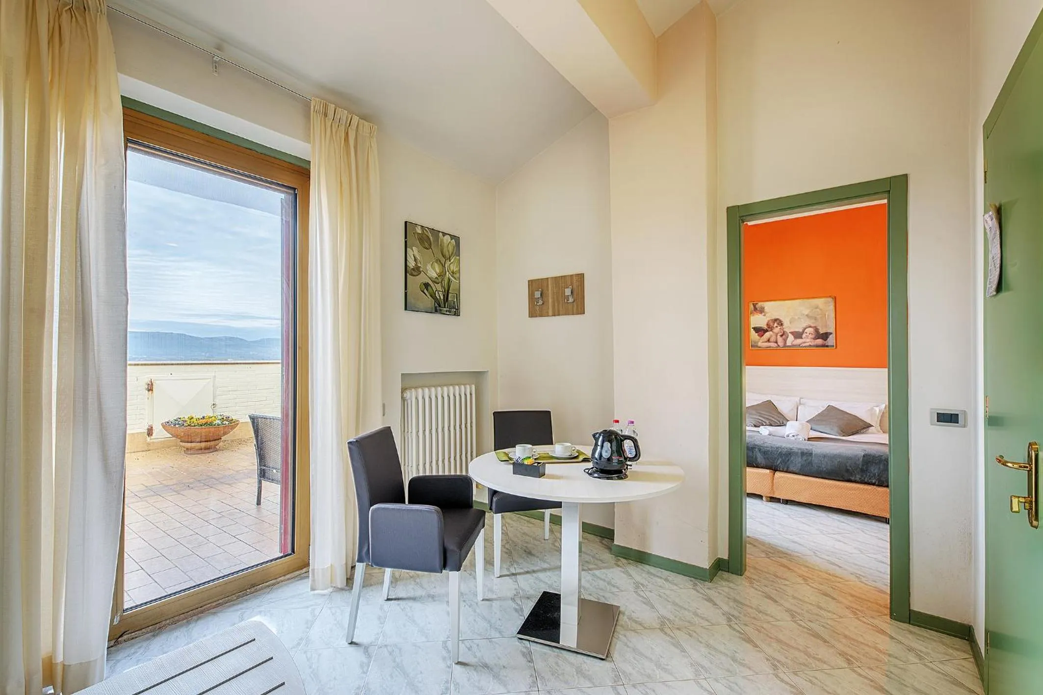 Balcony/Terrace, Bed in Hotel Castello