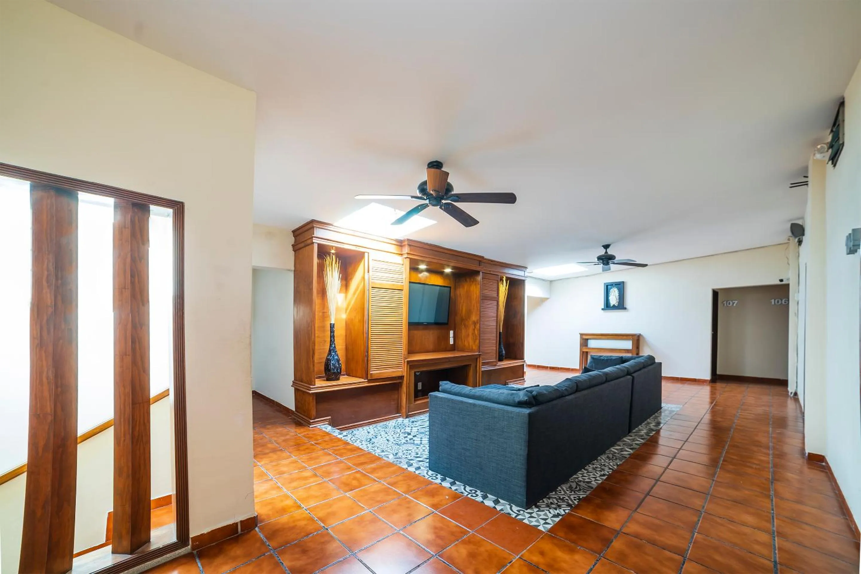 Seating area in Capital O Hotel Casa Blanca