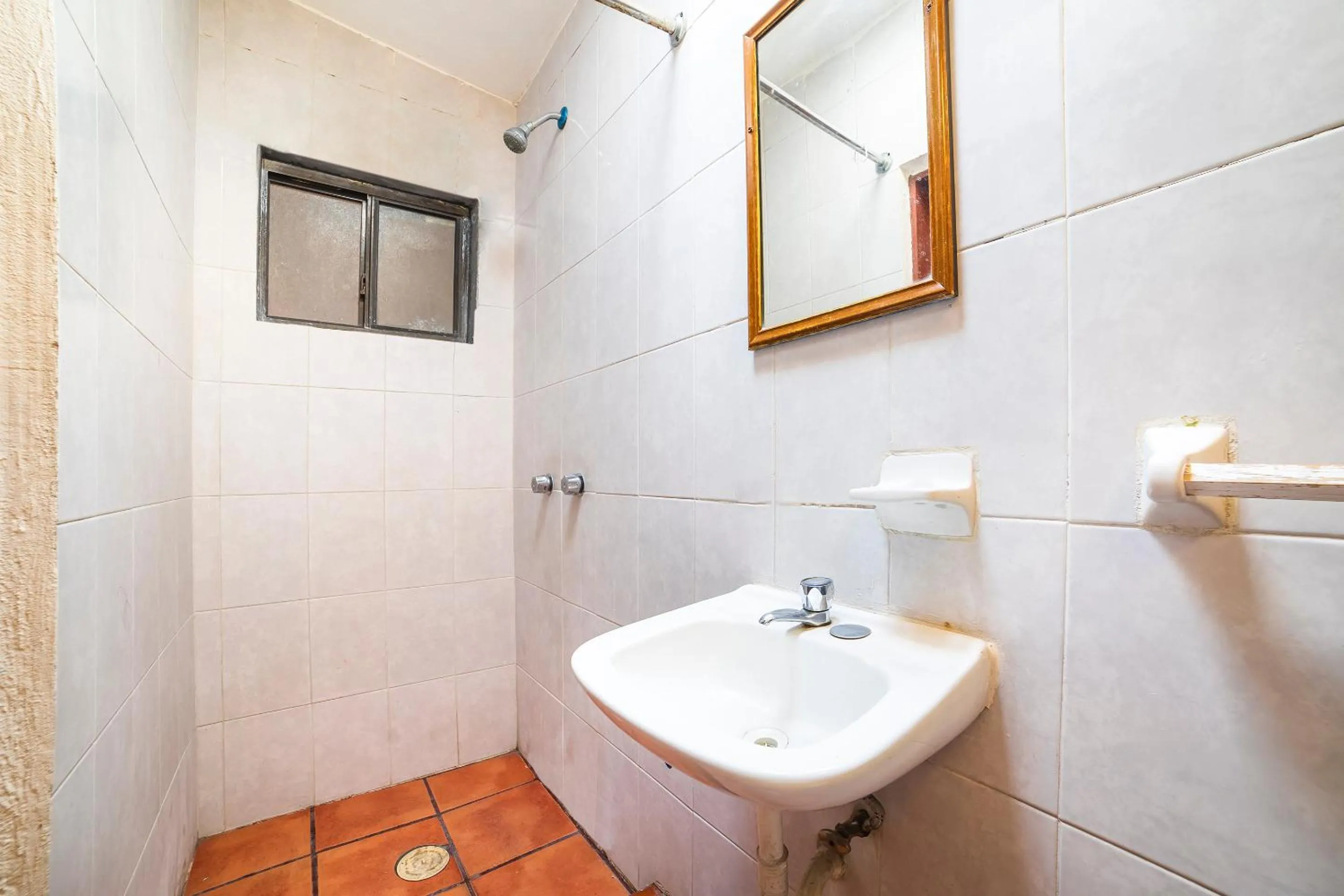 Bathroom in Capital O Hotel Casa Blanca