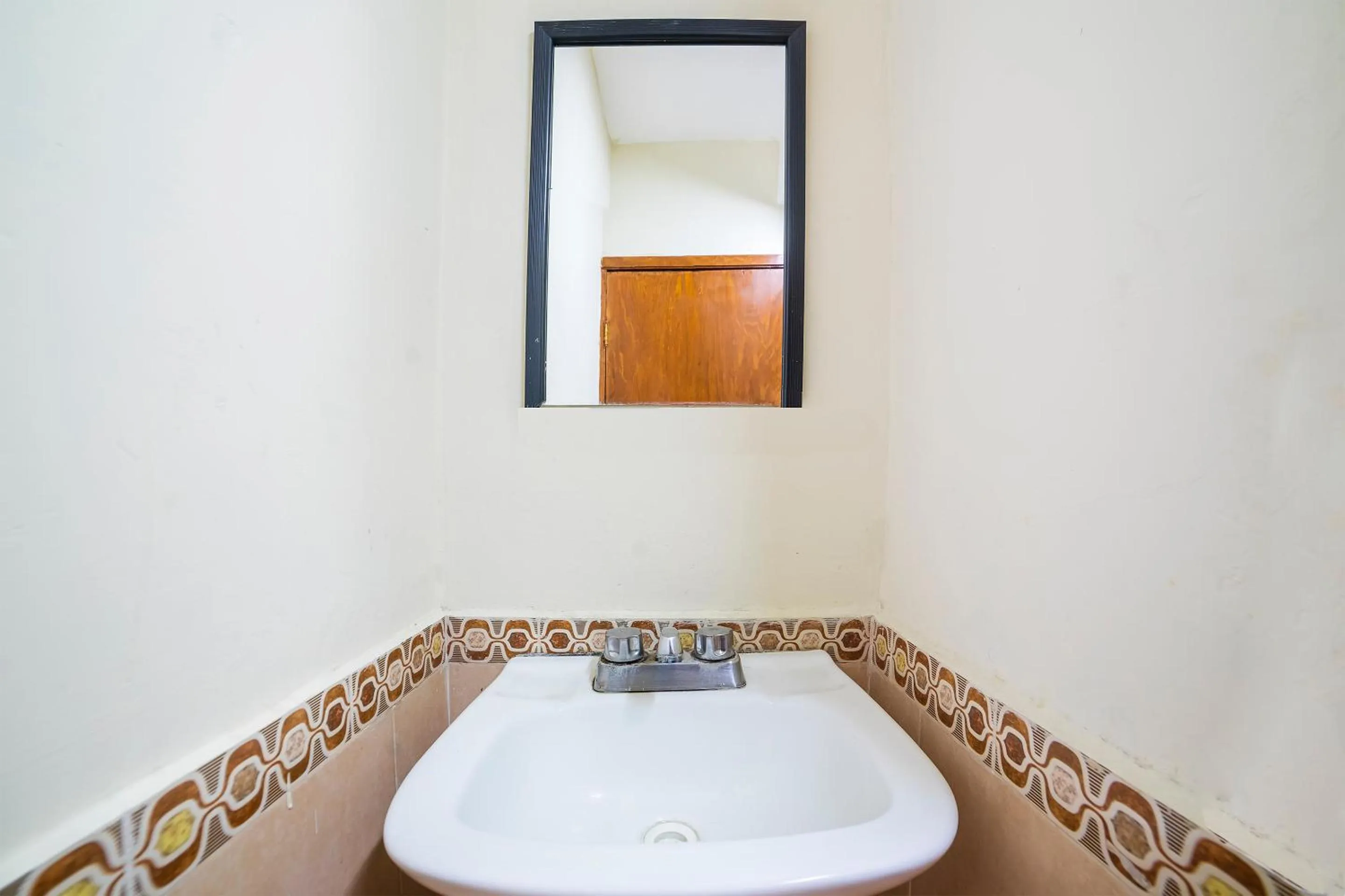 Bathroom in Capital O Hotel Casa Blanca