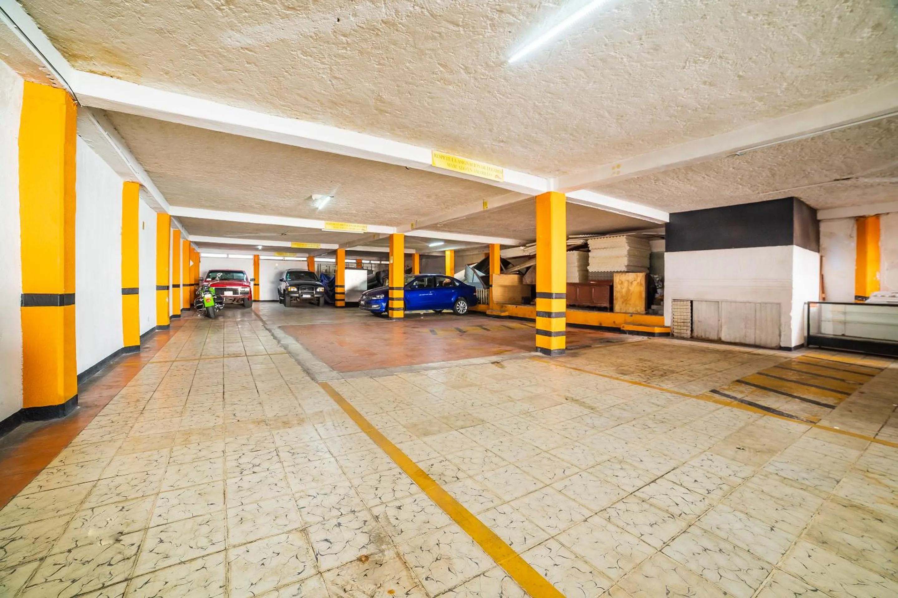 Parking in Capital O Hotel Casa Blanca