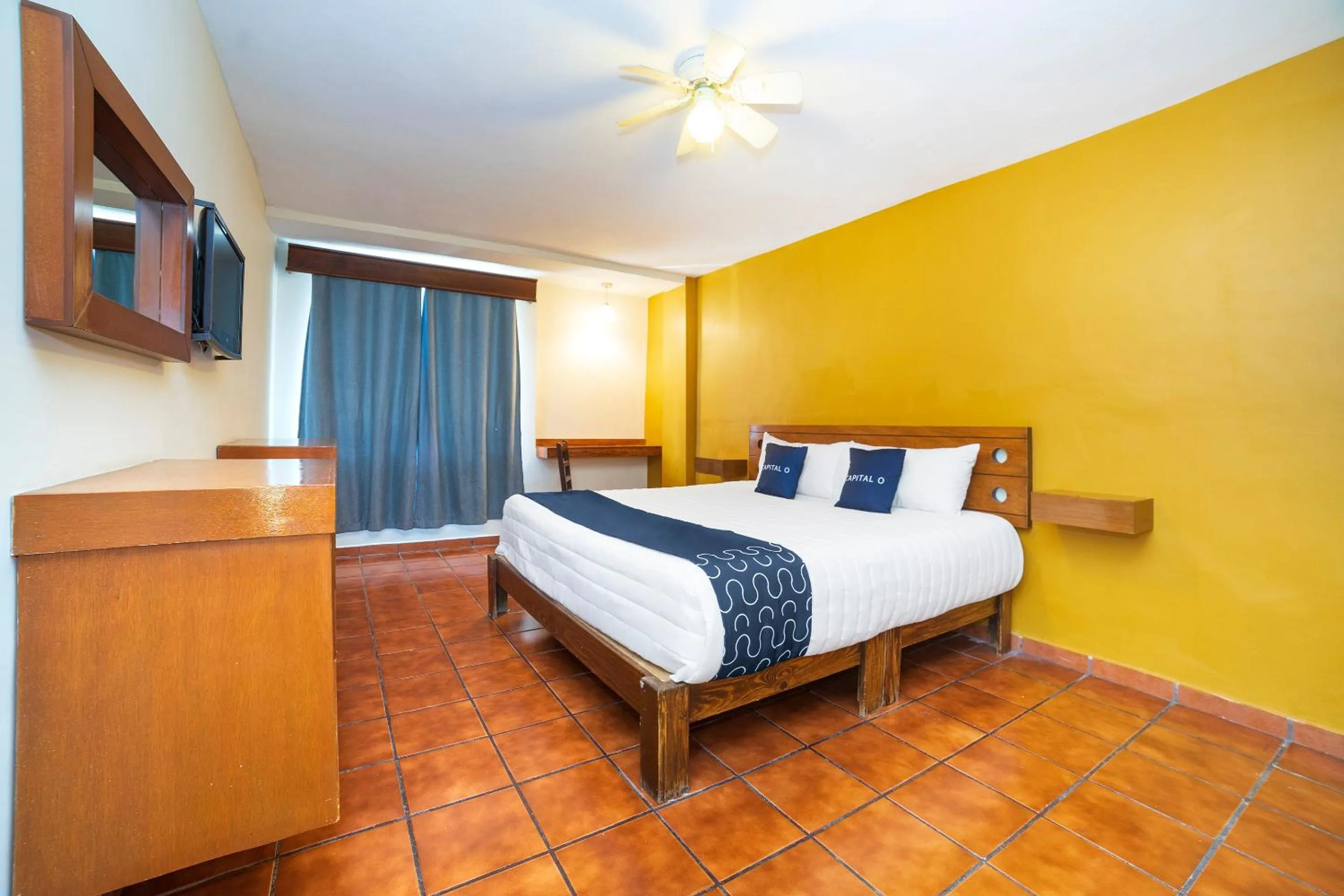 Bedroom, Bed in Capital O Hotel Casa Blanca