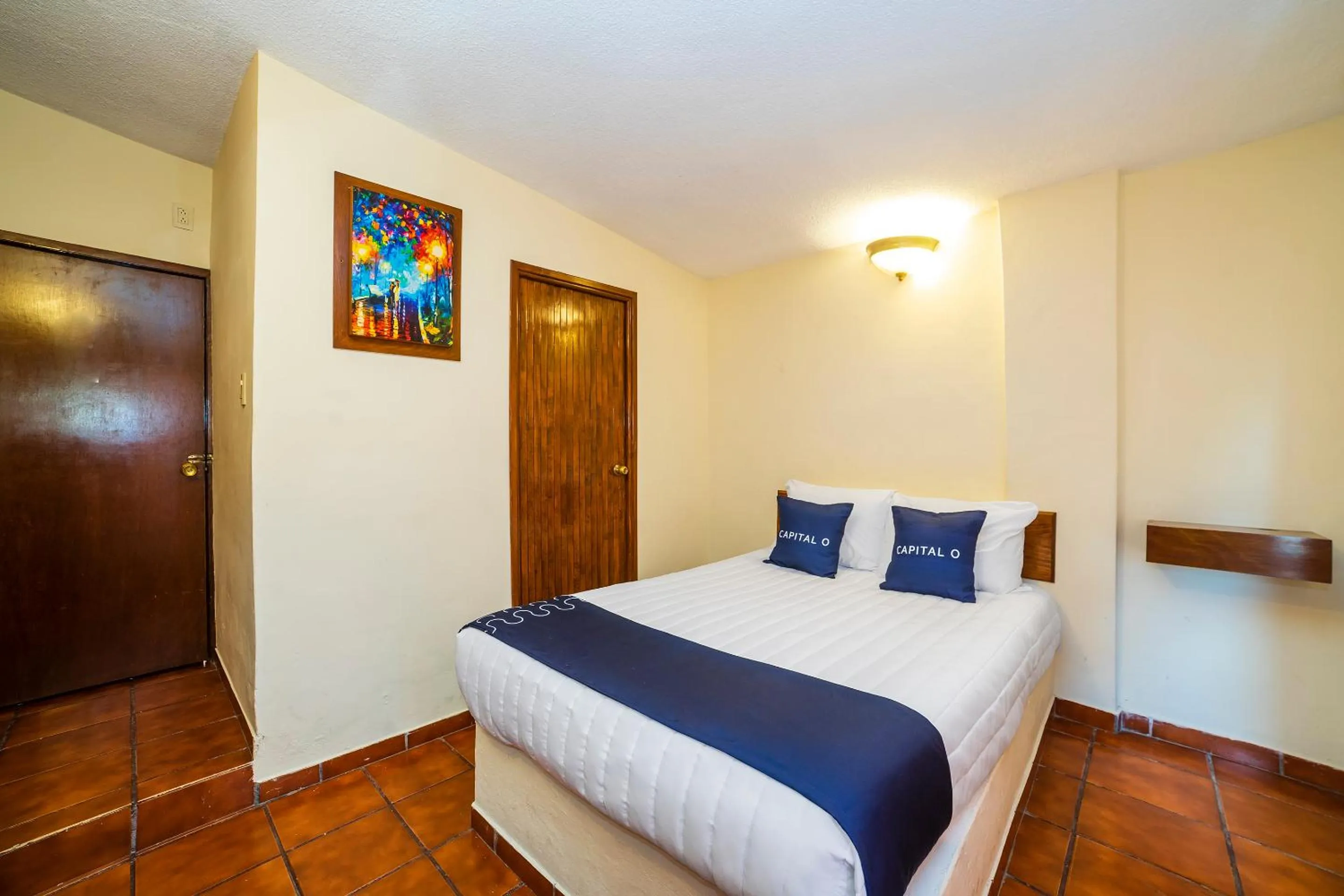 Bedroom, Bed in Capital O Hotel Casa Blanca