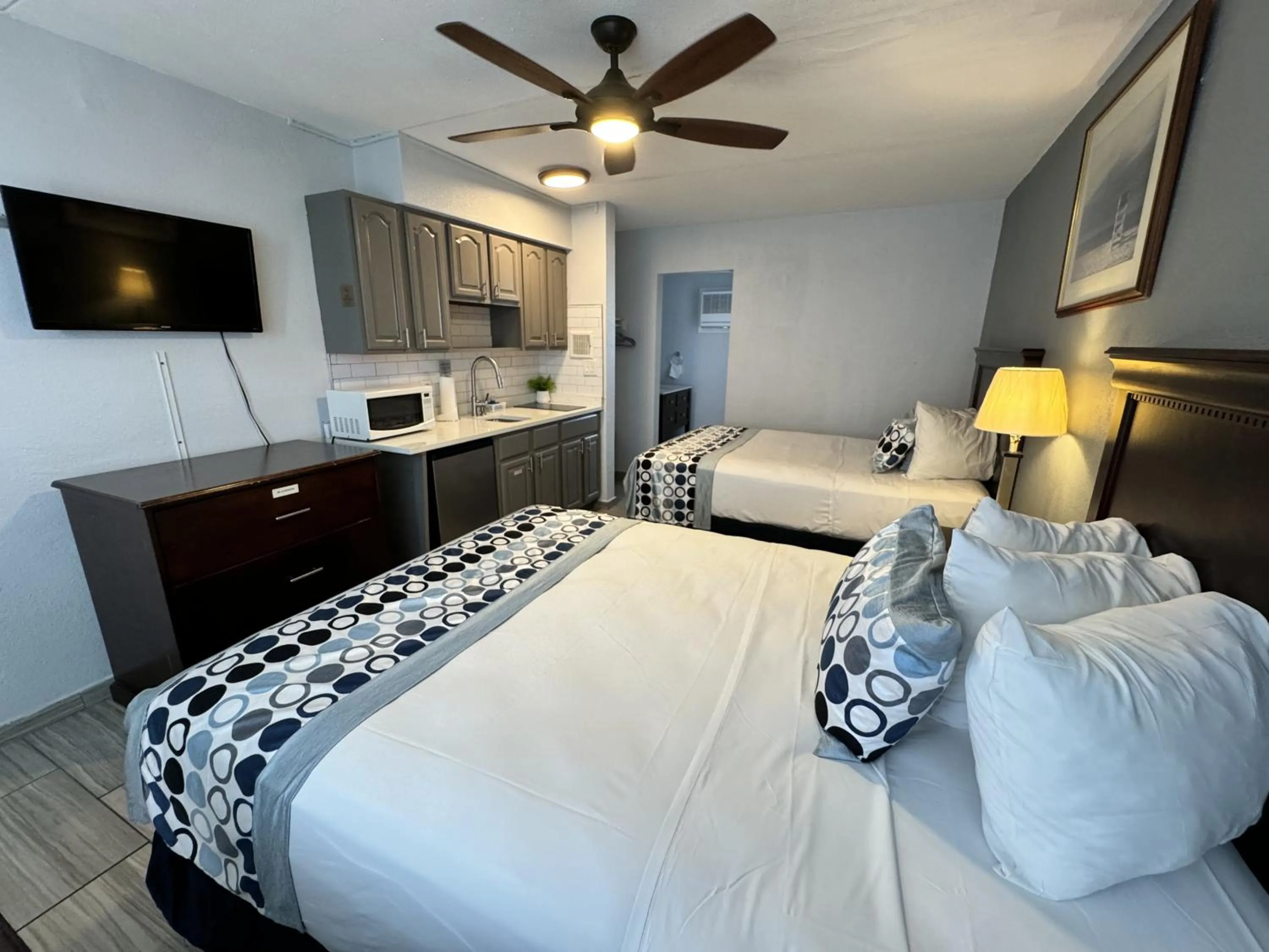 Bed in Sunset Beach Hotel