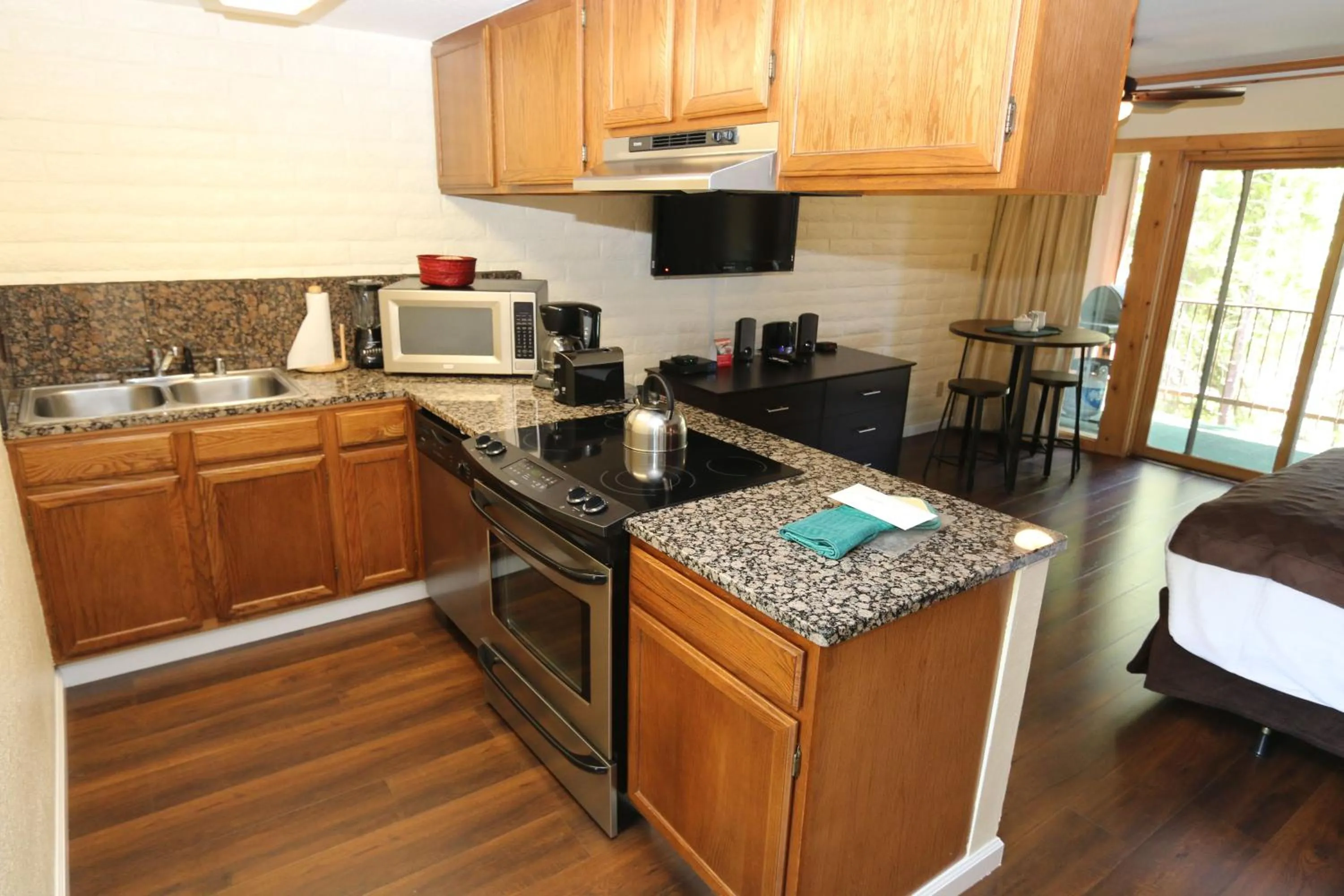 Coffee/tea facilities in North Lake Lodges & Villas