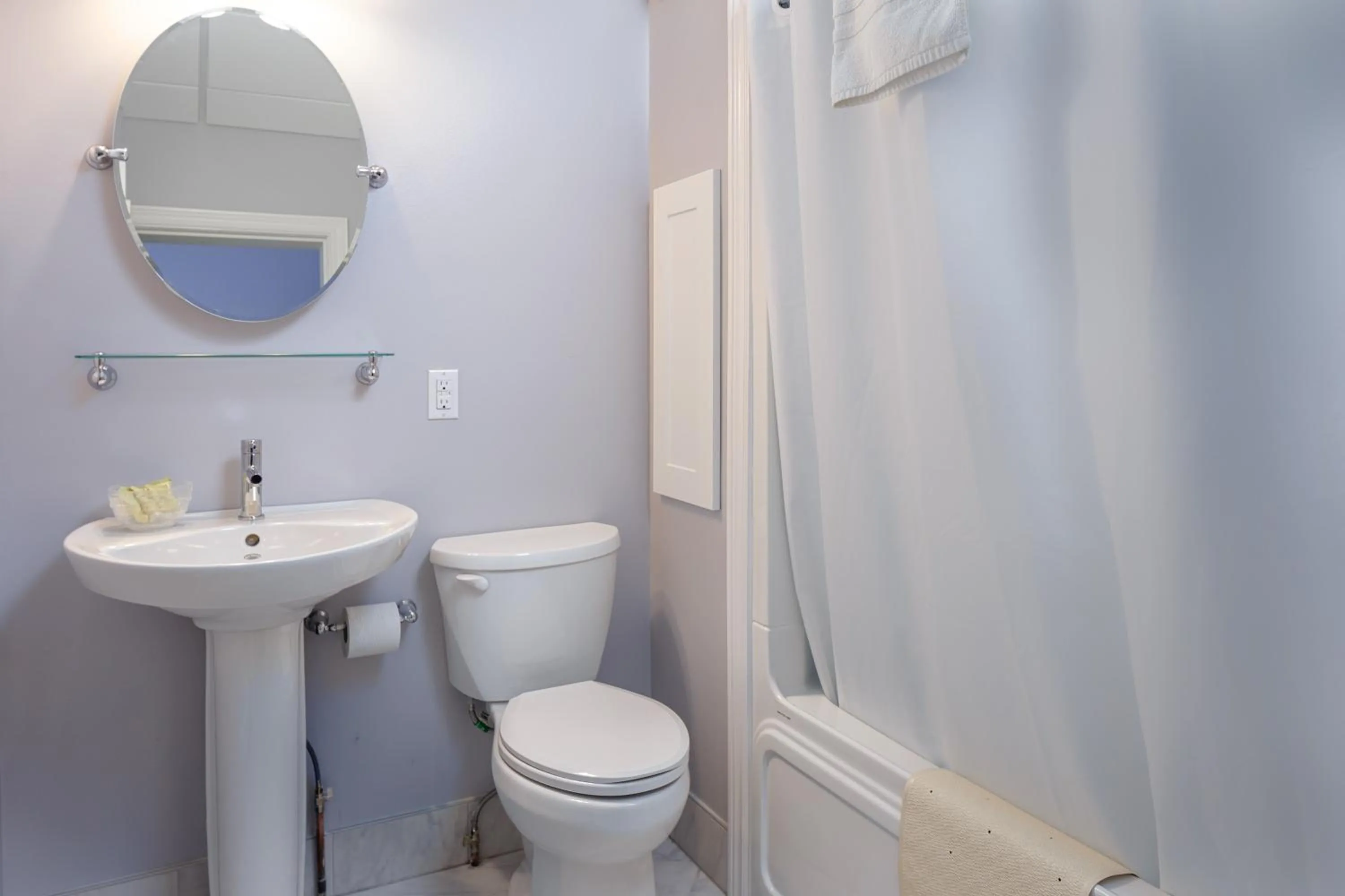 Standard Double Room in Picton Harbour Inn