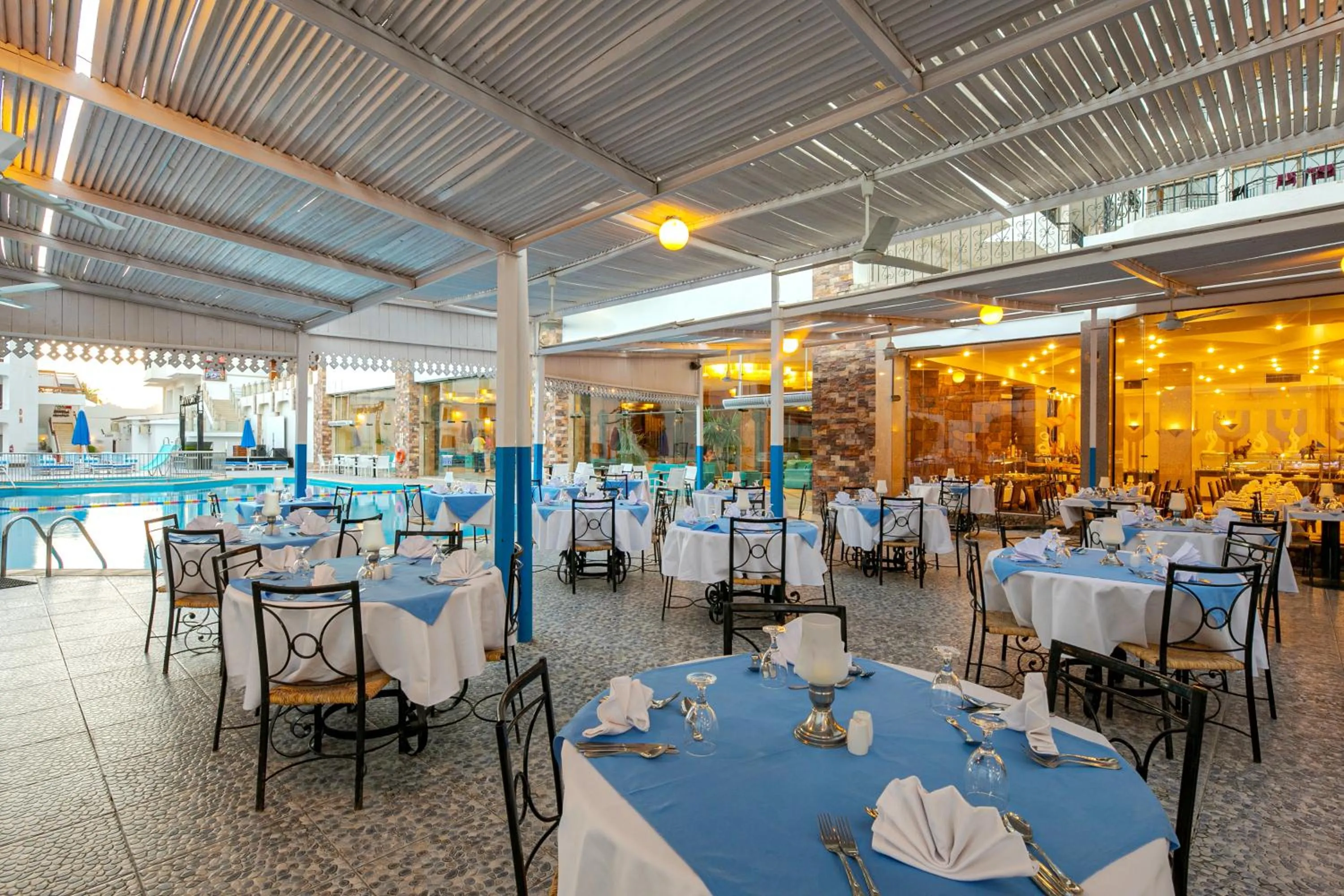 Restaurant/places to eat in Marlin Inn Azur Resort